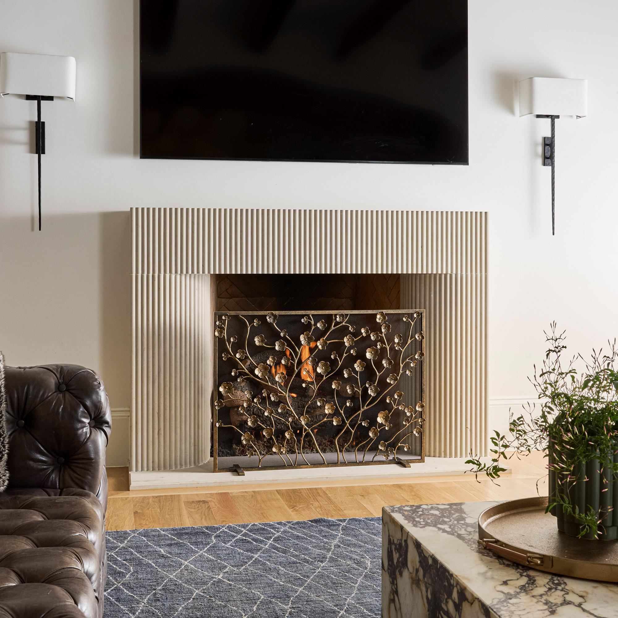 Primrose Garden Fireplace Screen in Brilliant Gold For Sale 7