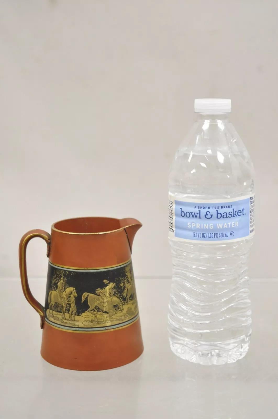 Antica lattiera Prince Albert Edward Prattware con scena di caccia alla volpe in terracotta. Circa all'inizio del XX secolo. Misure: 4