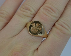 Prince of Wales Feather Intaglio 9 Carat Gold Men's or Ladies Signet Ring