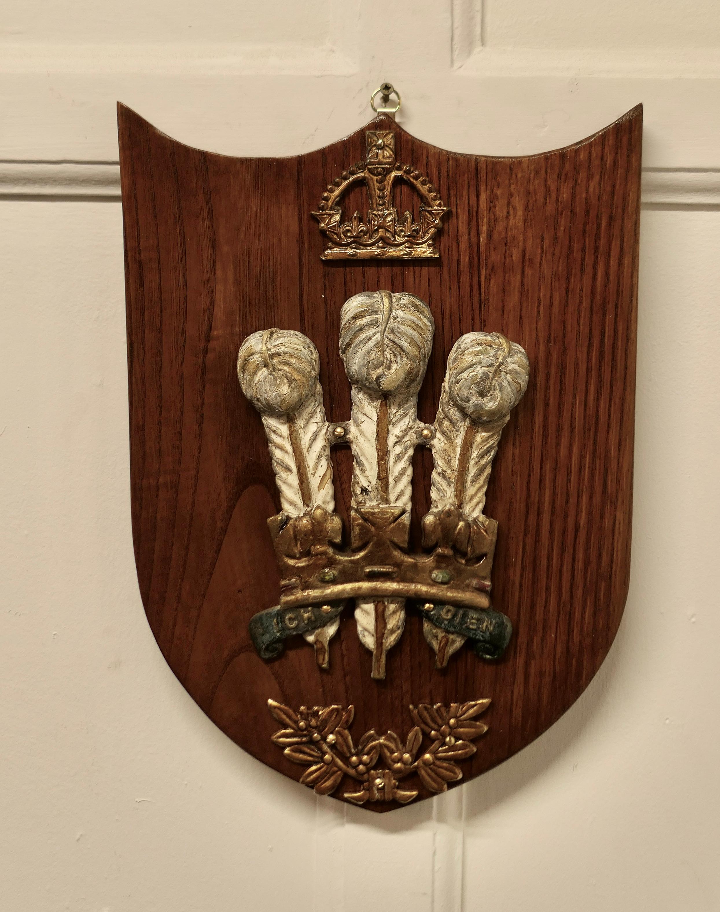 Prince of Wales Feathers Royal Wall Plaque Royal Commemorative In Good Condition For Sale In Chillerton, Isle of Wight