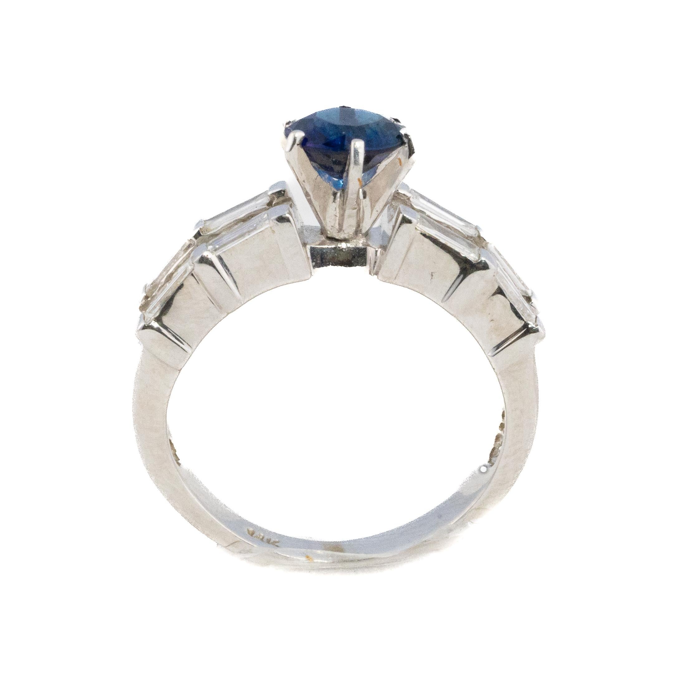 Taille princesse Bague à diamant et saphir de taille princesse et baguette en vente