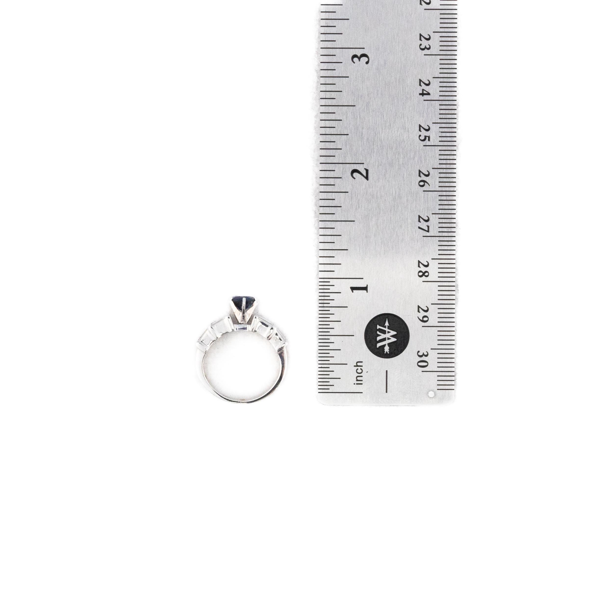 Bague à diamant et saphir de taille princesse et baguette Unisexe en vente