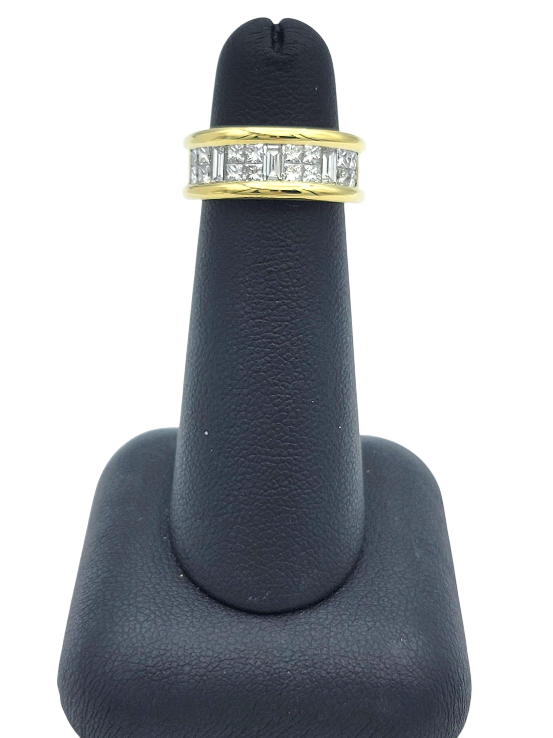 Bague semi-éternelle en or jaune 18 carats avec diamants princesses et baguettes en vente 3