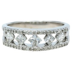 Anello a fascia con diamante taglio Princess e rotondo Semi-Eternity Cutout in oro 14 carati
