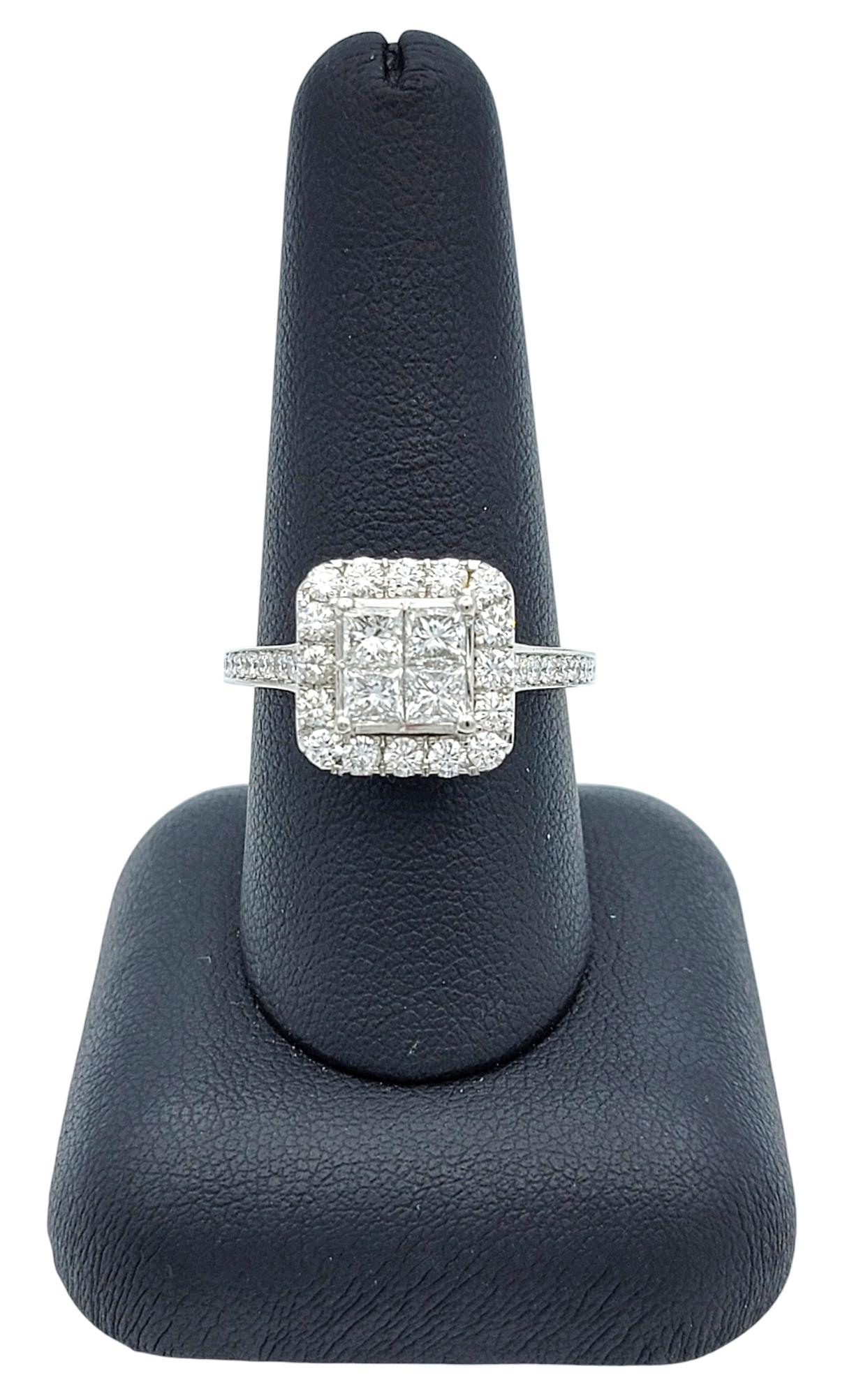 Anello con diamante quadrato taglio Princess e rotondo in oro bianco lucido 14 carati in vendita 5