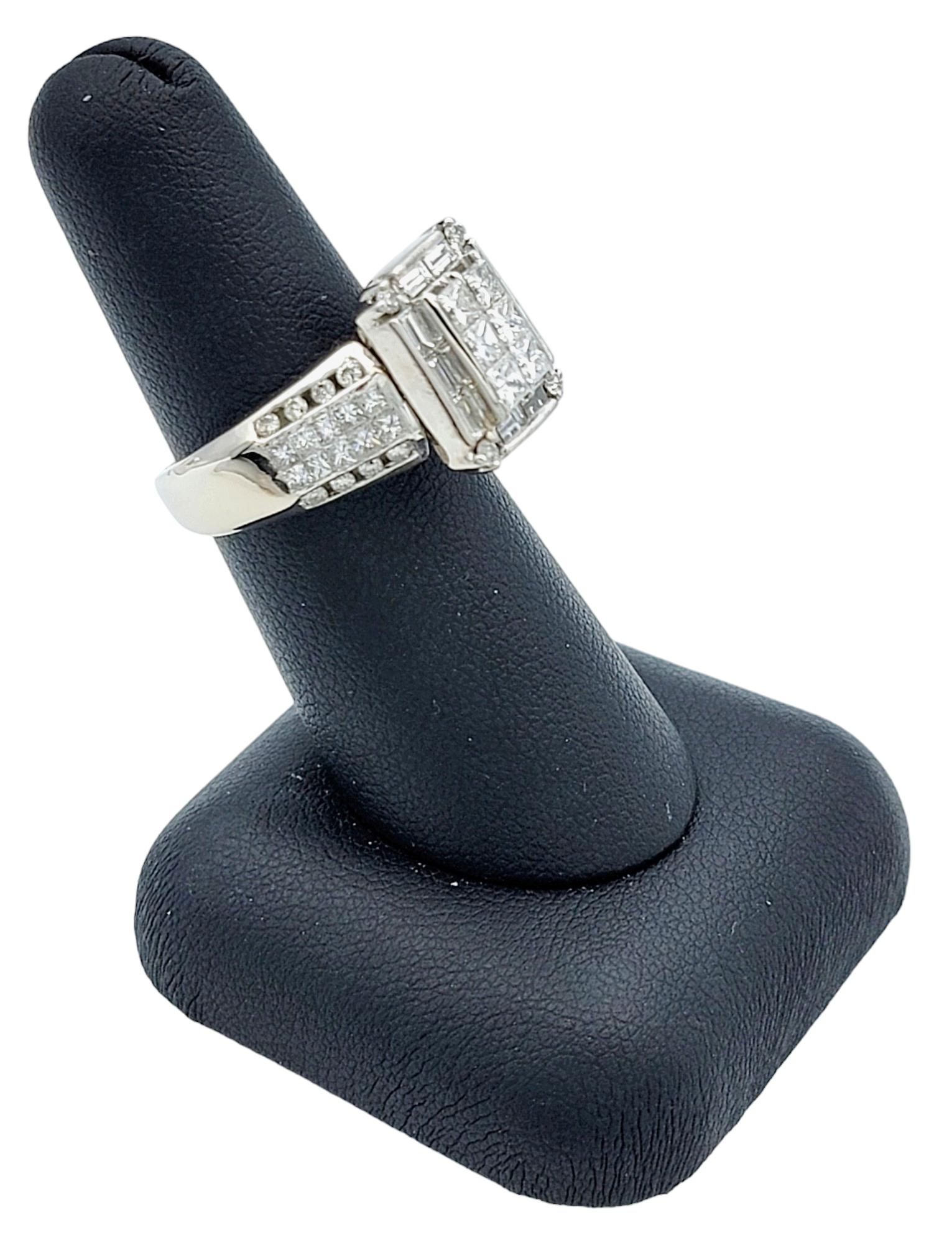 Quadratischer Prinzessin-, Baguette- und runder Diamant-Cluster-Ring aus 14 Karat Weißgold im Angebot 4