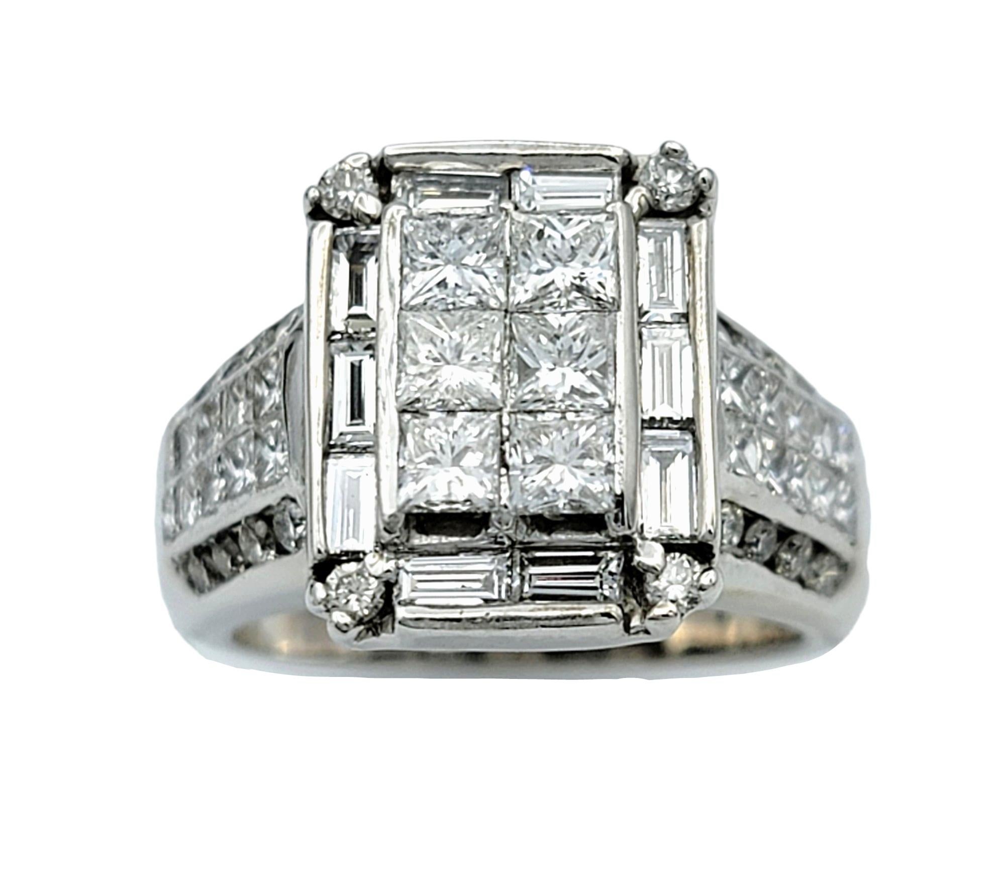 Quadratischer Prinzessin-, Baguette- und runder Diamant-Cluster-Ring aus 14 Karat Weißgold (Zeitgenössisch) im Angebot
