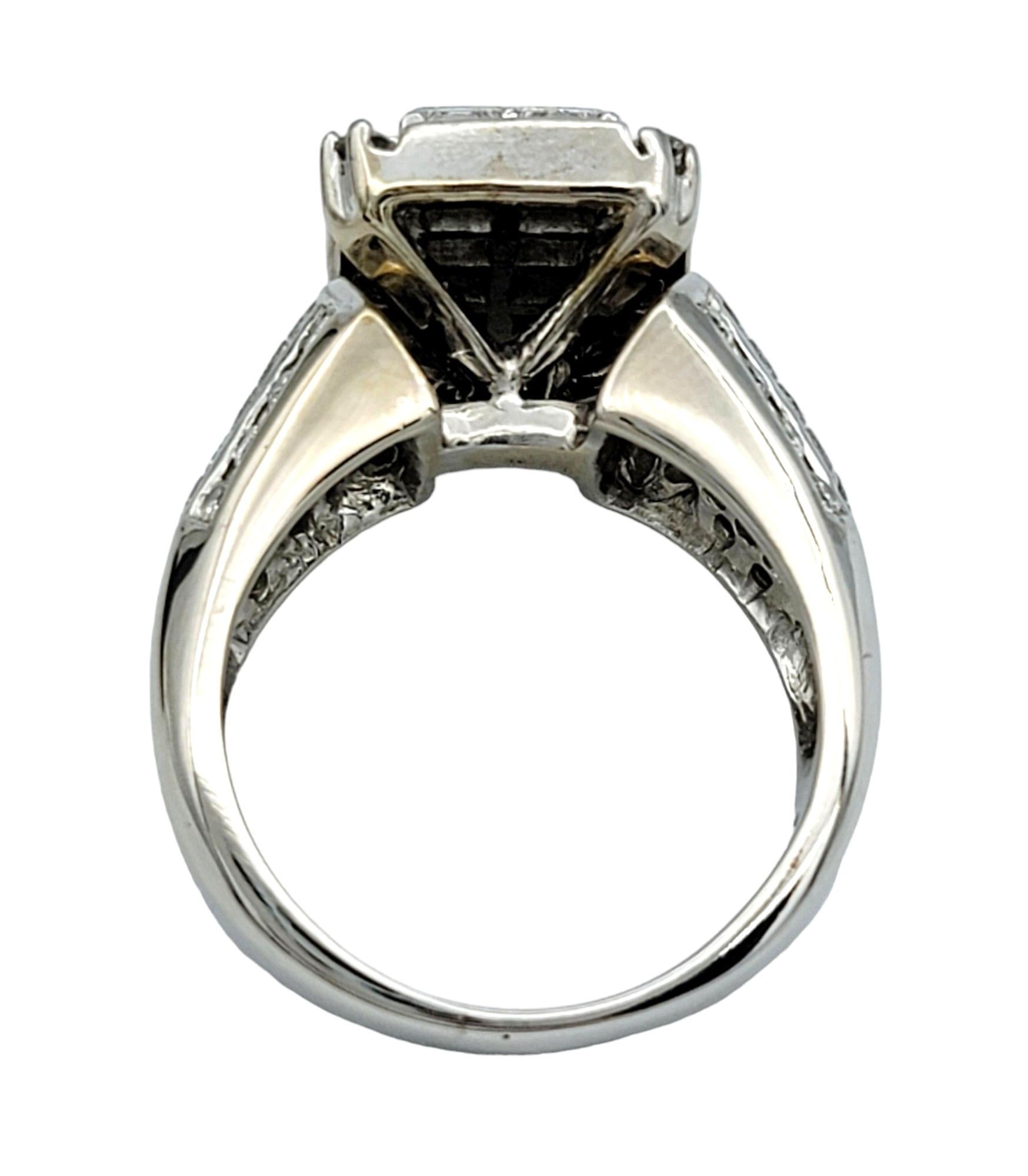 Quadratischer Prinzessin-, Baguette- und runder Diamant-Cluster-Ring aus 14 Karat Weißgold im Zustand „Gut“ im Angebot in Scottsdale, AZ