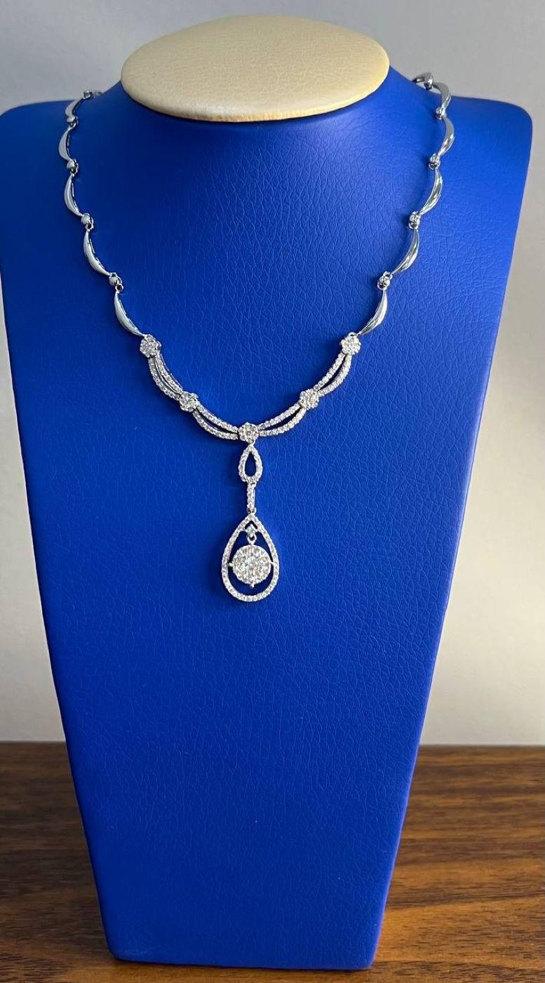 Collana Lariat con ciondolo in oro bianco 18 carati con diamanti, stile pettorina Princess. in vendita 1