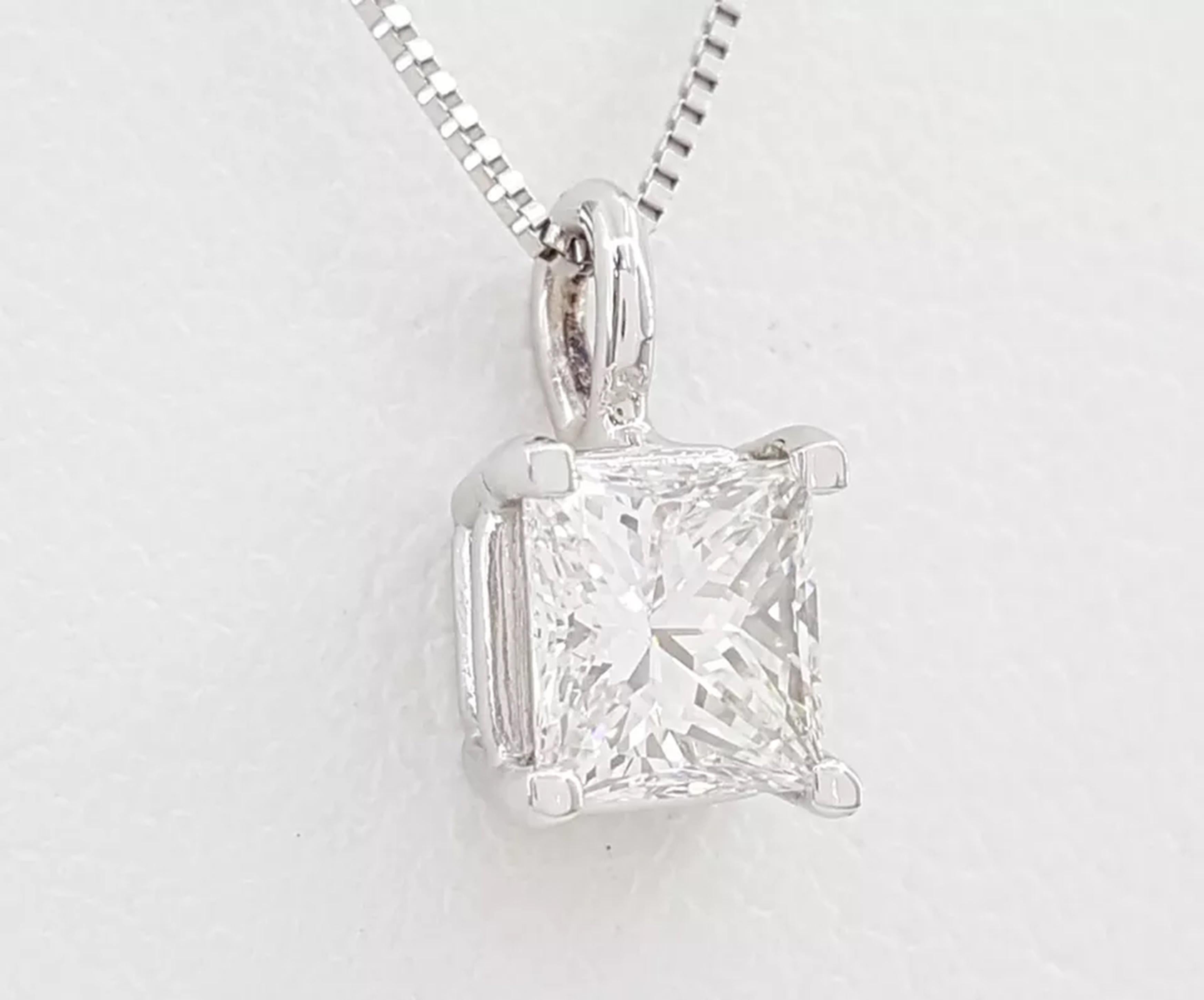 Princess Brilliant Cut Diamond Pendant Necklace In New Condition For Sale In Chicago, IL