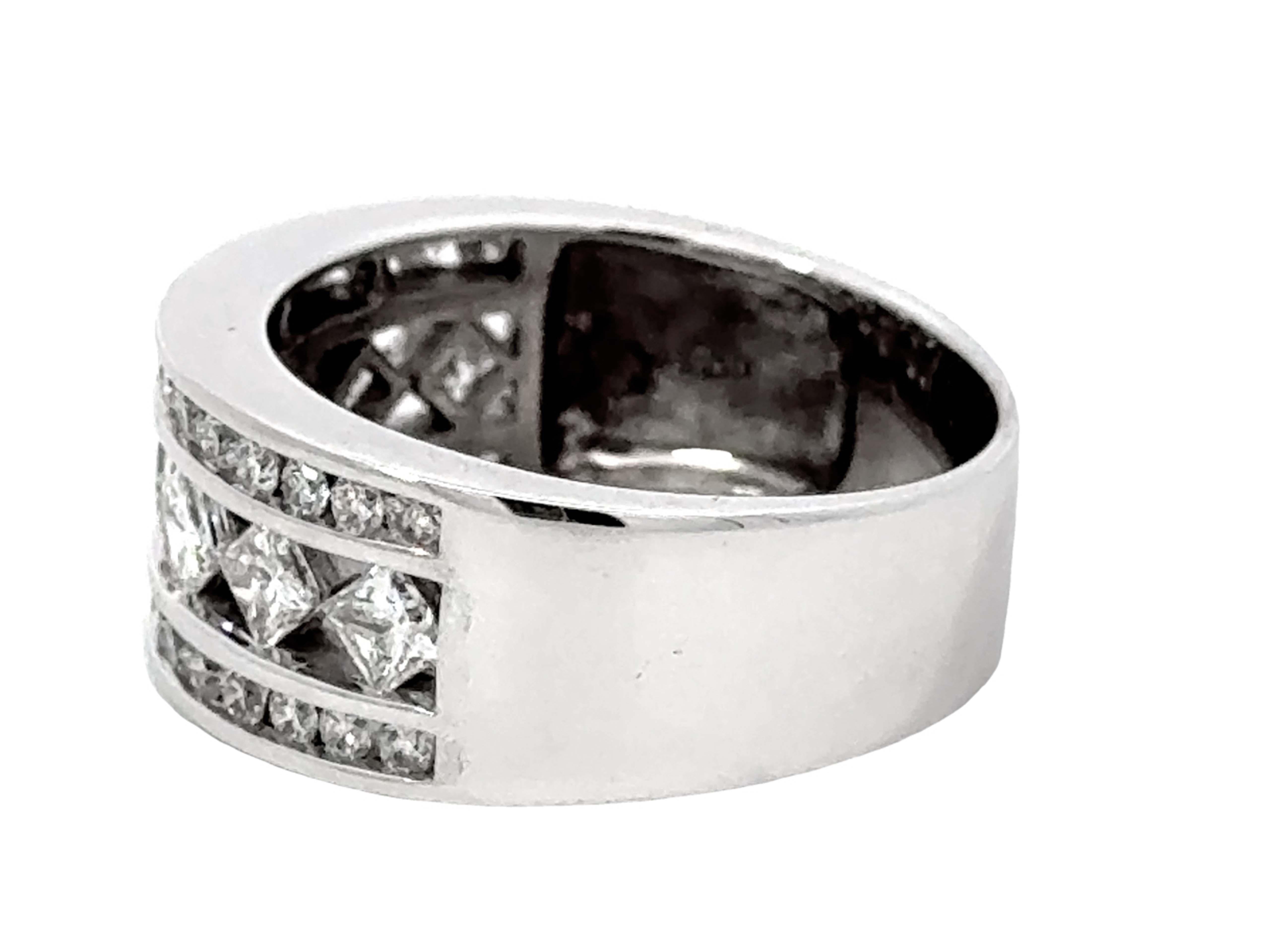 Bague à large bande de diamants de taille Princesse et Brilliante en or blanc 14k Unisexe en vente