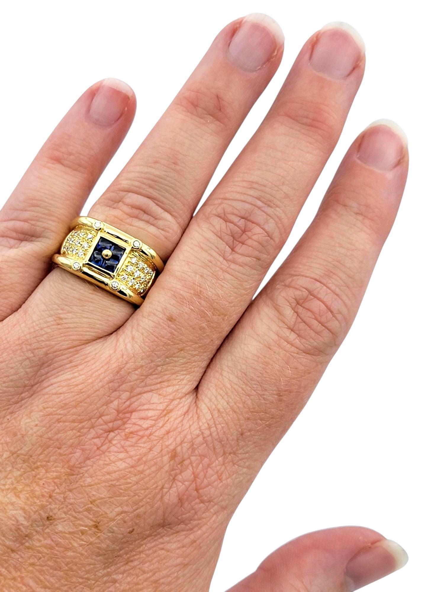 Princess Cut Blue Sapphire and Round Diamond Wide Band Ring 18 Karat Yellow Gold en venta 2