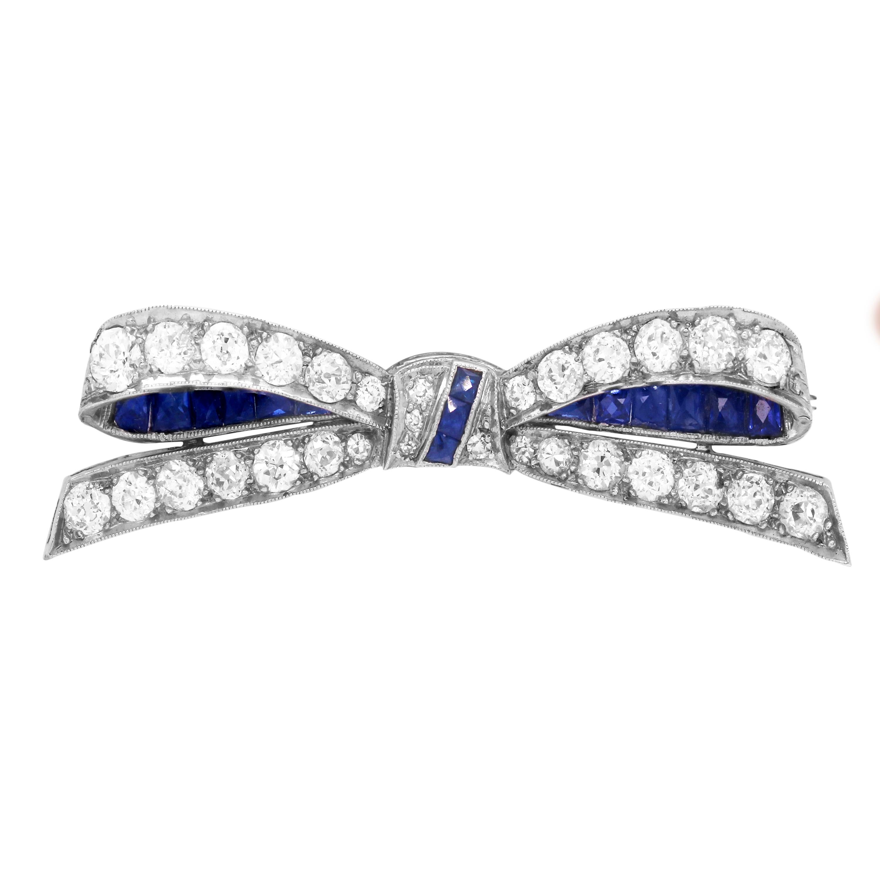 Round Cut Princess Cut Blue Sapphire Round Diamonds Platinum Antique Ribbon Pin Brooche