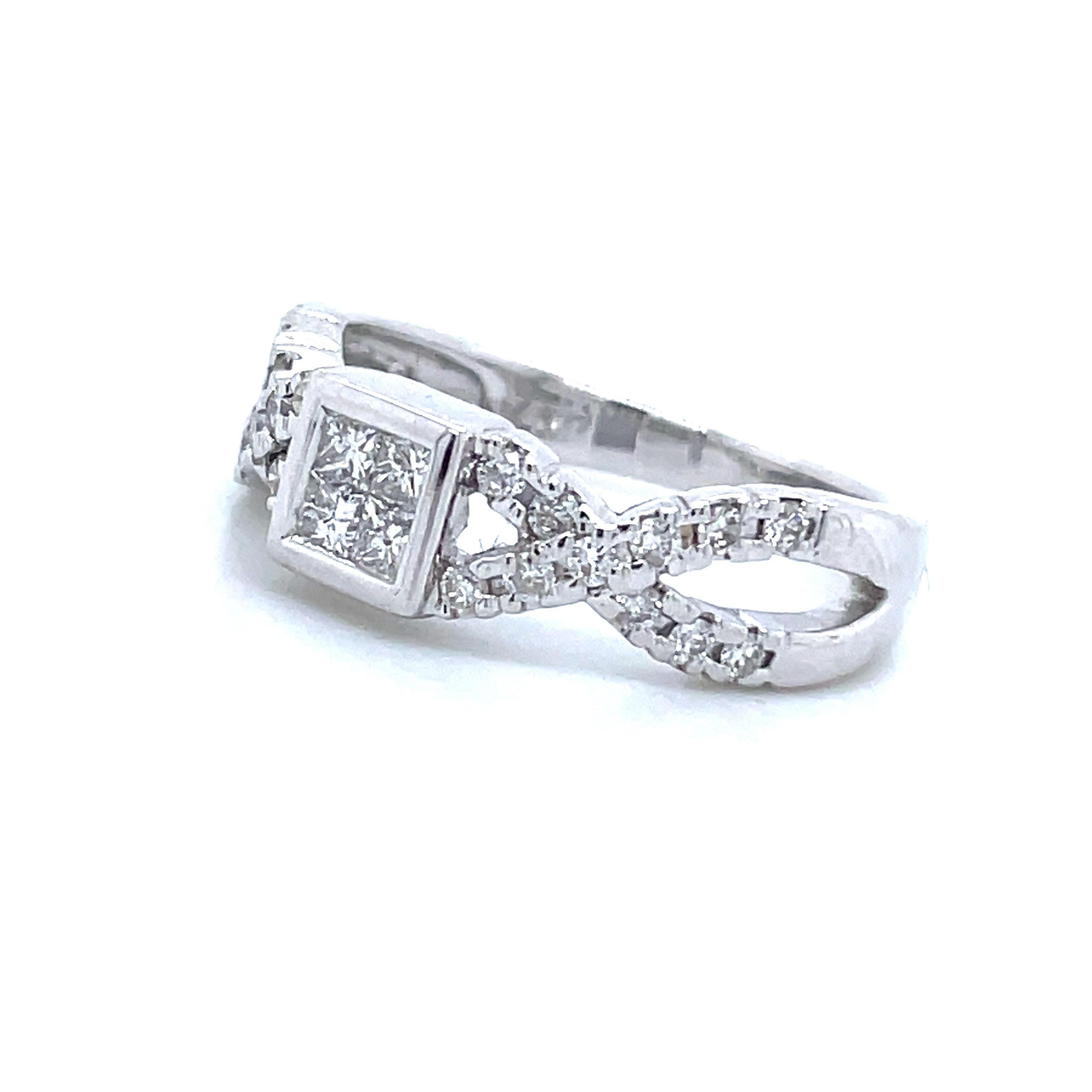 Contemporain Bague de fiançailles en or blanc 14 carats princesse 0,28 diamant naturel rond en vente