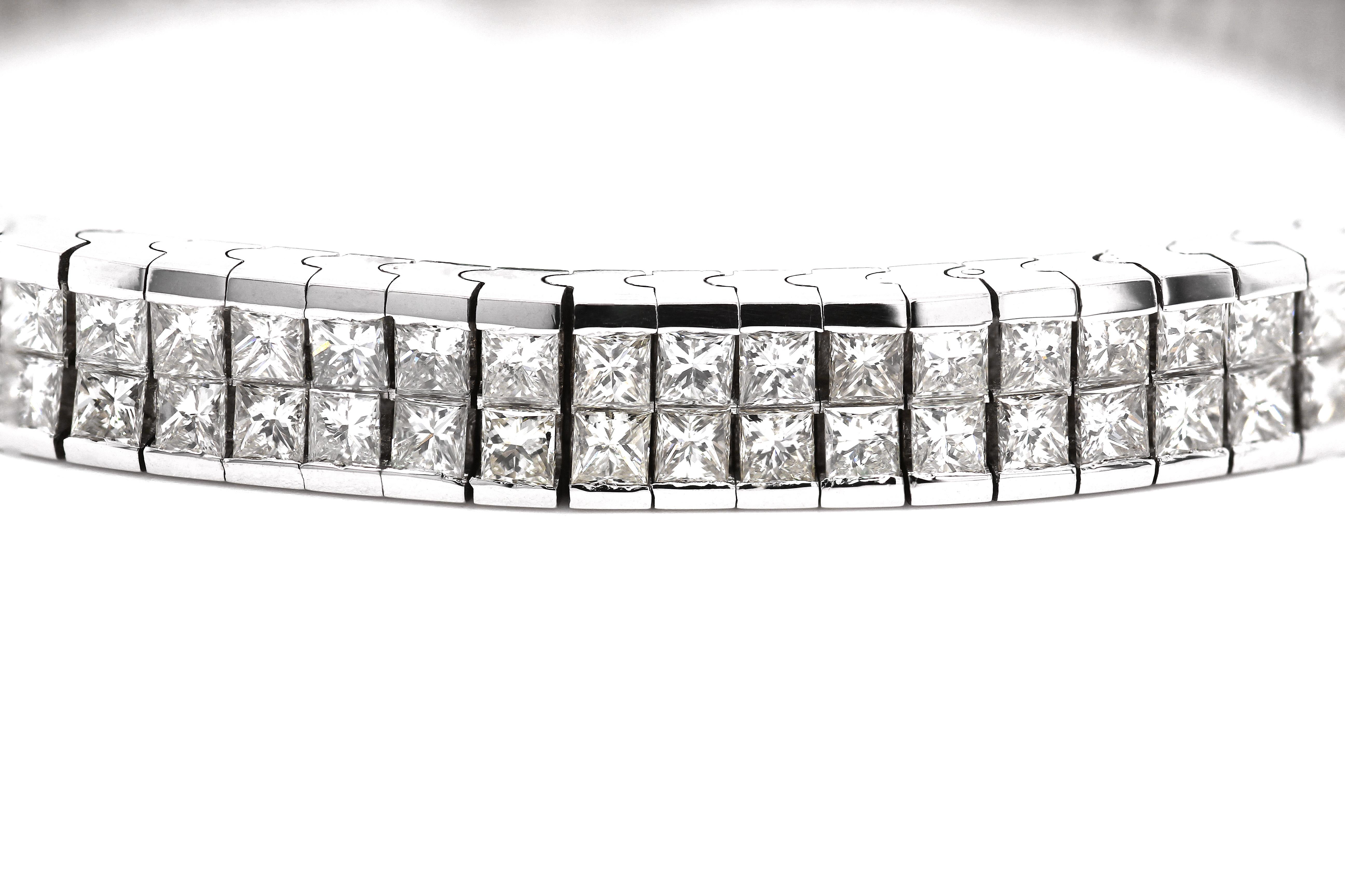 Pulsera de tenis con diamantes talla princesa 10ct, engaste invisible unisex Oro blanco 18ct Moderno en venta