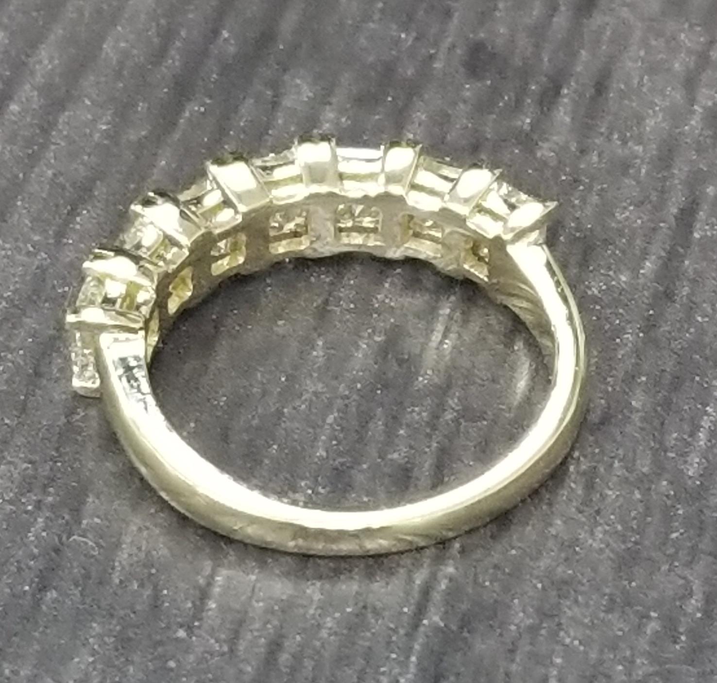 Art Deco Princess Cut Diamond 2.30 Carat Wedding Ring in 18 Karat Yellow Gold For Sale