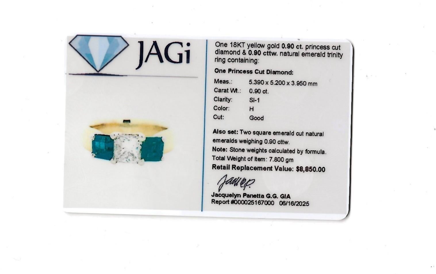 Anillo de oro amarillo de 18 quilates con tres piedras, diamante talla princesa y esmeralda en venta 8