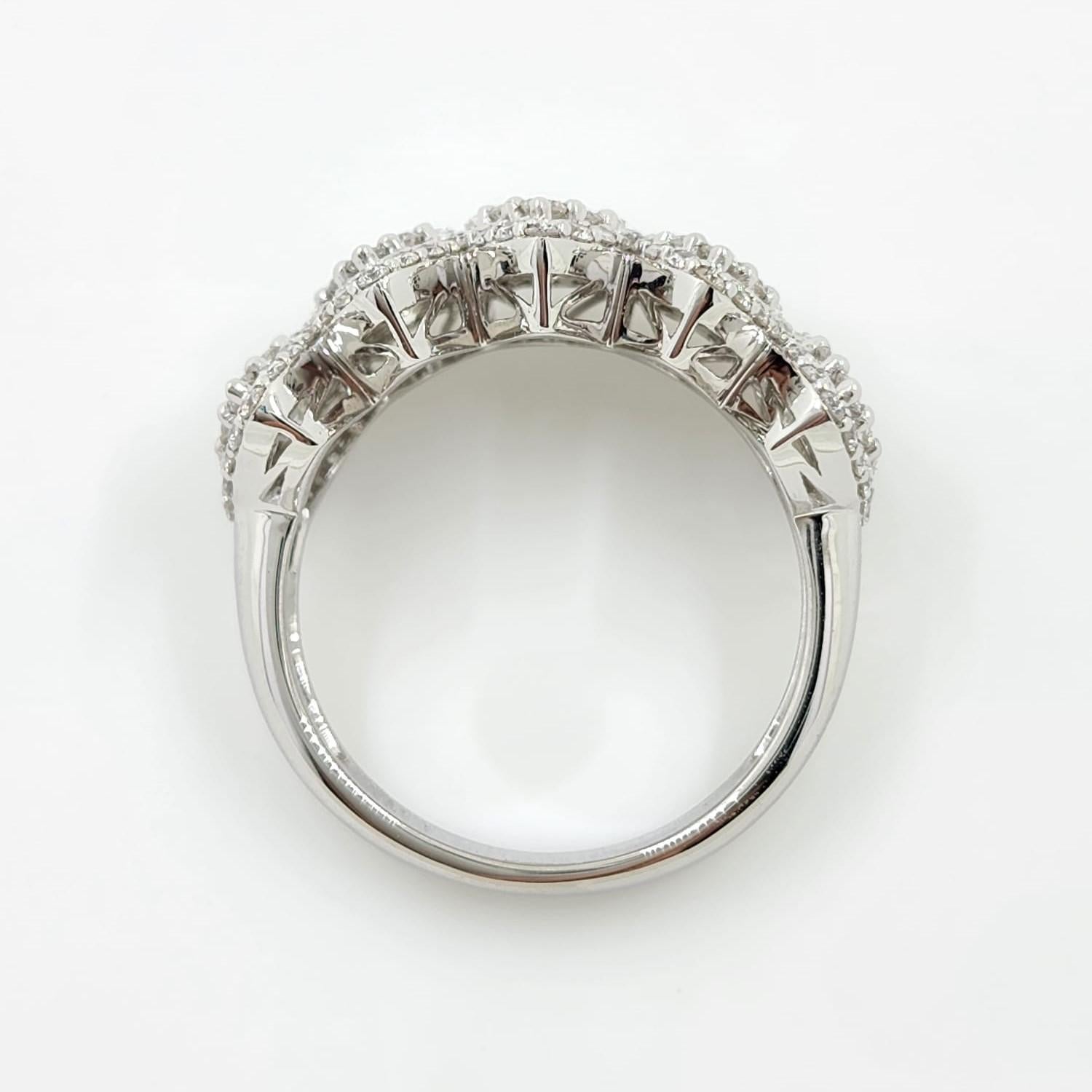 Princess Cut Diamond and Pear Cut Diamond Ring in 18 Karat White Gold In New Condition In Hong Kong, HK