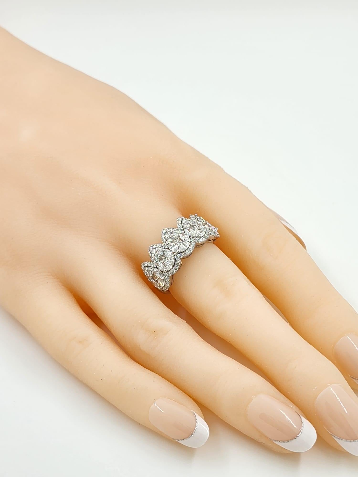 Women's Princess Cut Diamond and Pear Cut Diamond Ring in 18 Karat White Gold