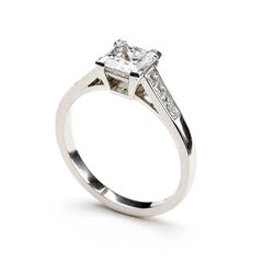 Anello con diamante taglio principessa e platino, 1,03 carati