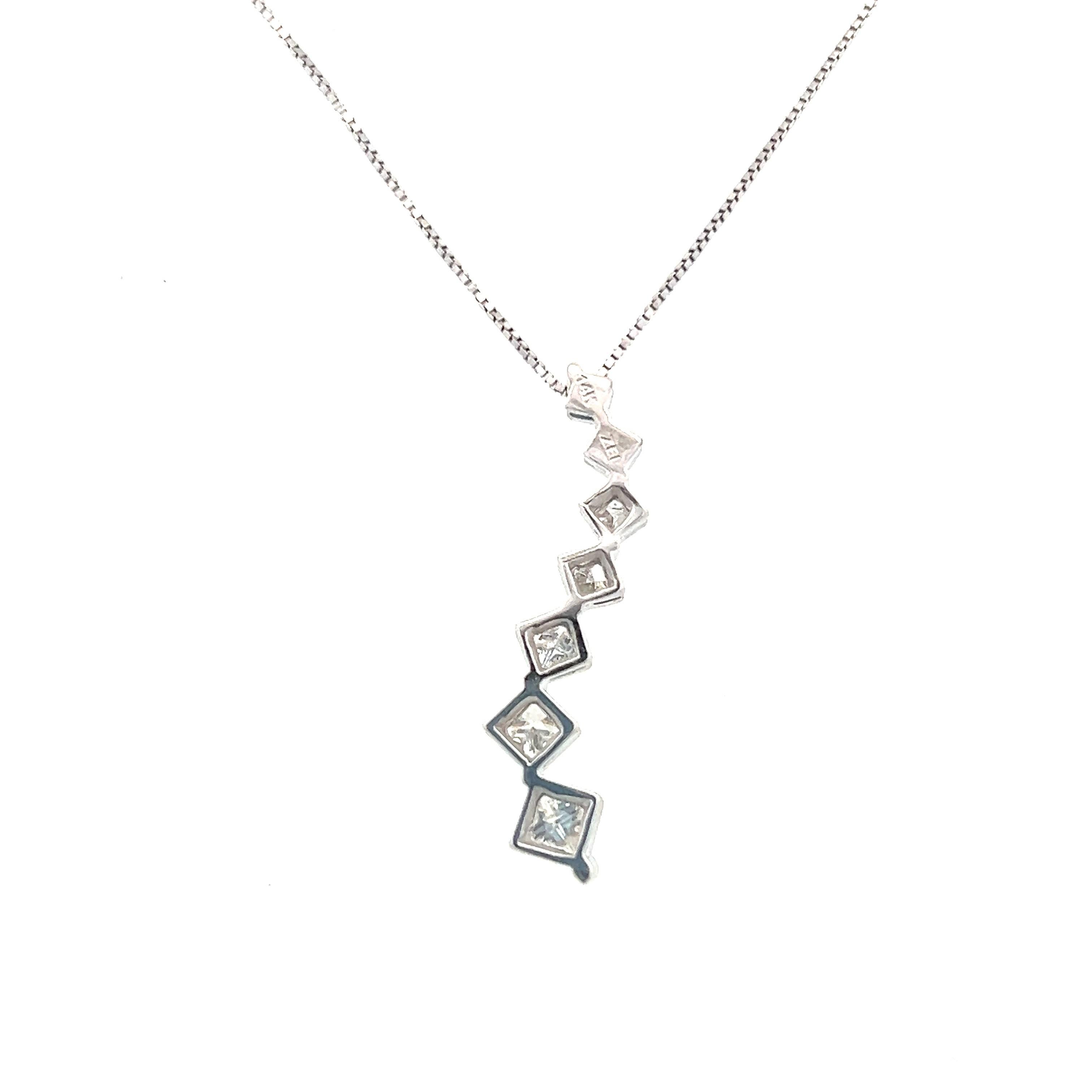 Anhänger-Halskette mit Princesse-Diamant und Weißgold Journey im Zustand „Gut“ in Towson, MD