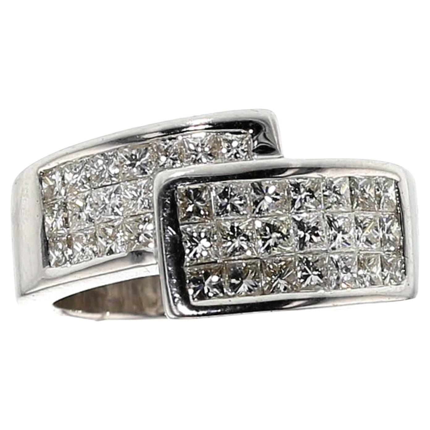 Princess Cut Diamond Bypaas Ring Made in 18k Gold For Sale