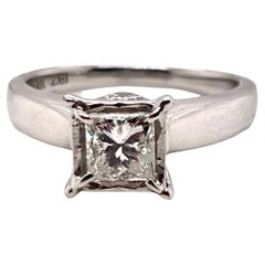 Diamant-Verlobungsring im Prinzessinnenschliff aus Weißgold