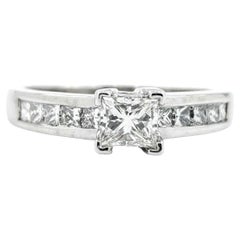 Anello di fidanzamento con diamante taglio Princess in oro bianco