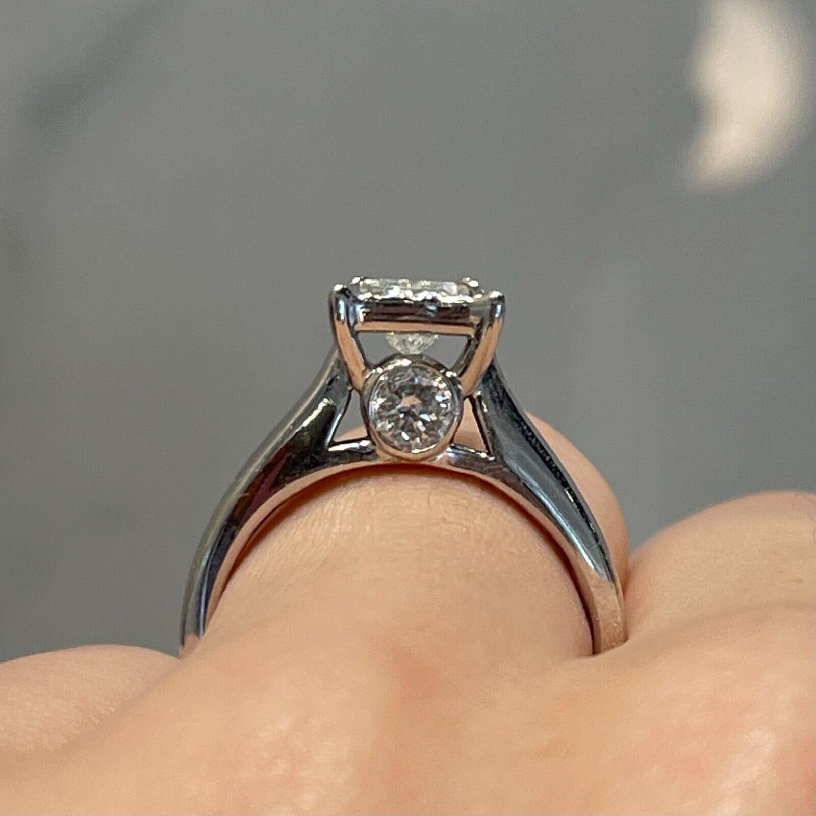 Diamant-Verlobungsring mit Prinzessinnenschliff in Weißgold, groß im Angebot 1