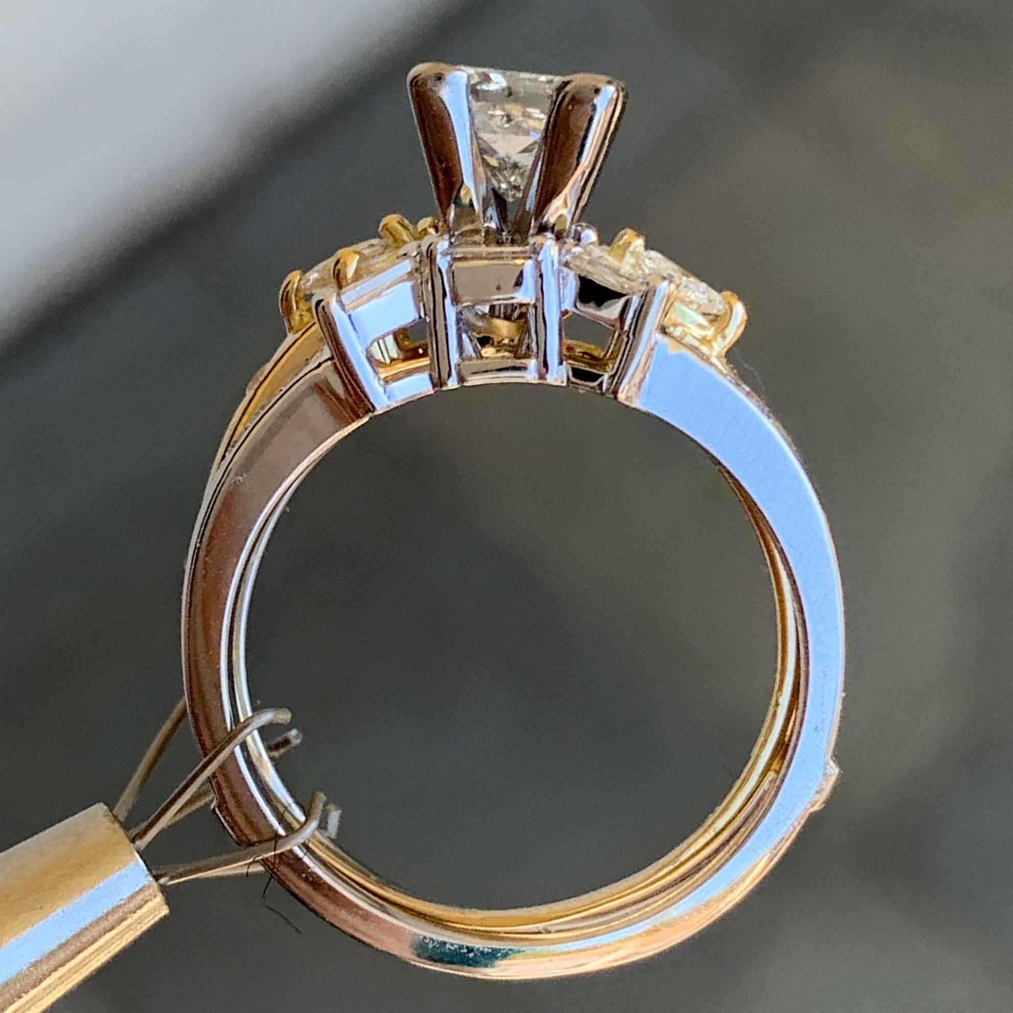 Diamantring mit Prinzessinnenschliff und dazu passenden Ringen, 14 Karat Gold, Ben Dannie (Moderne) im Angebot