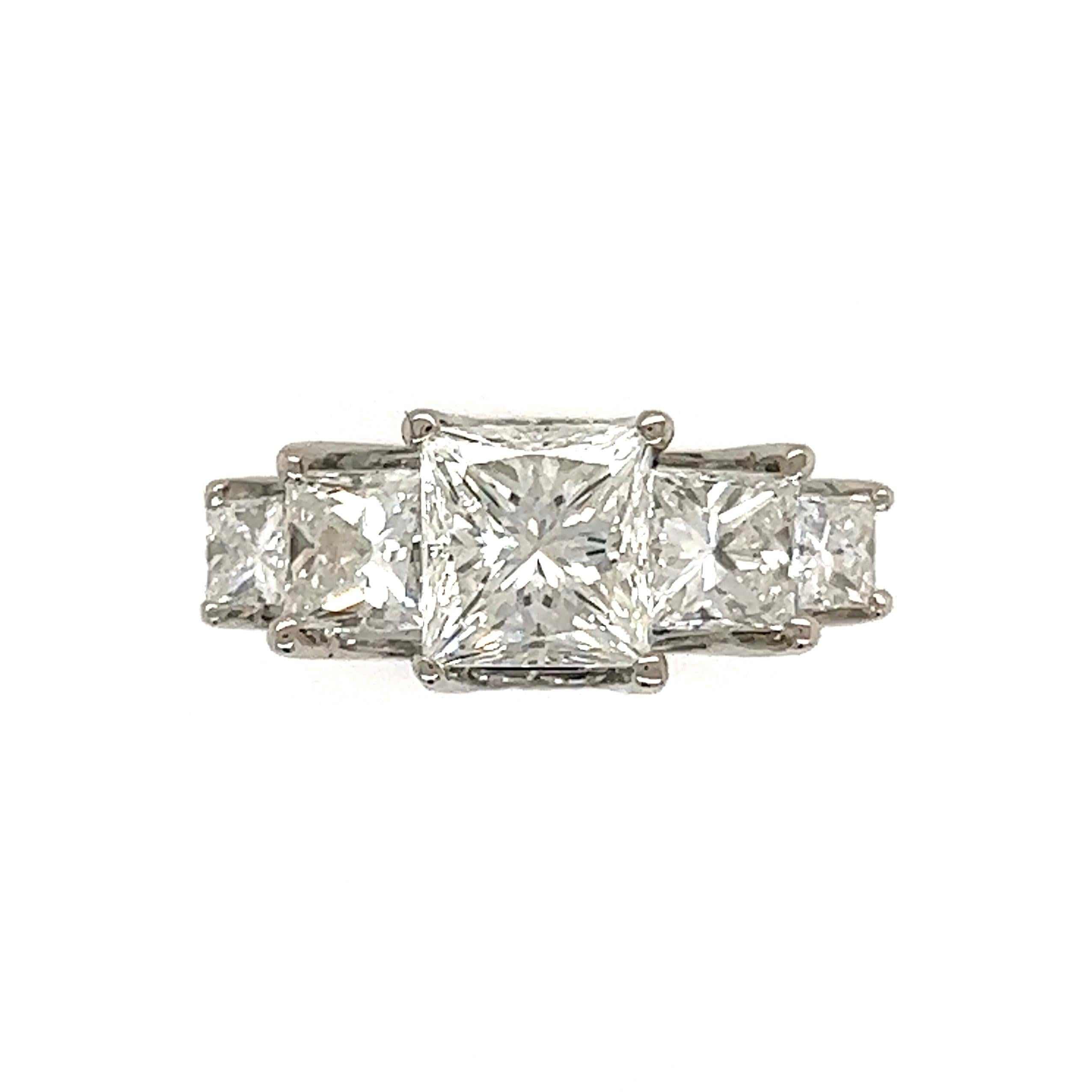 Nachlass-Schmuck, Prinzessinnenschliff Diamant GIA 5-Stein Quad Platin Ring im Zustand „Hervorragend“ im Angebot in Montreal, QC