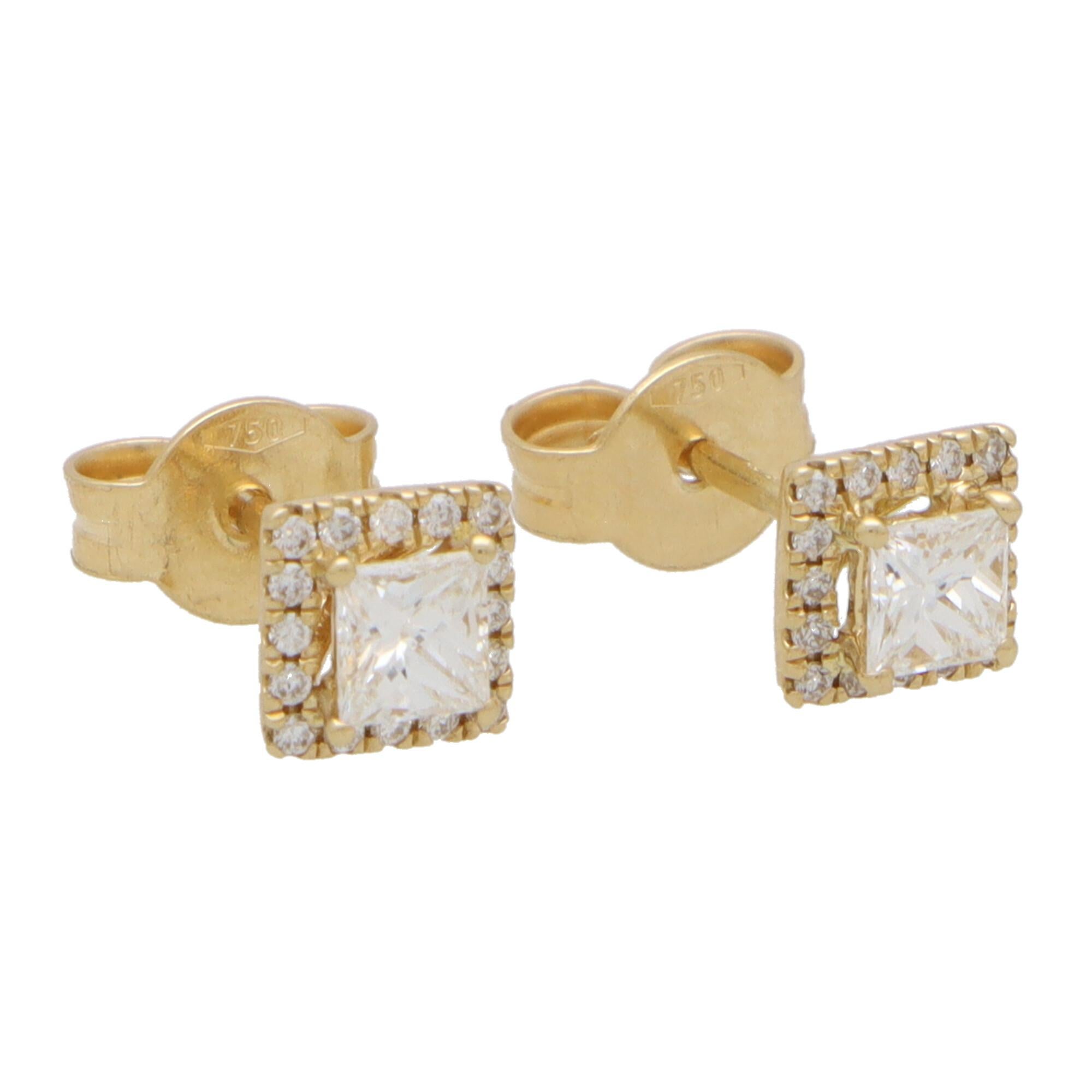 Princess Cut Diamond Halo Stud Earrings Set in 18k Yellow Gold  In New Condition For Sale In London, GB