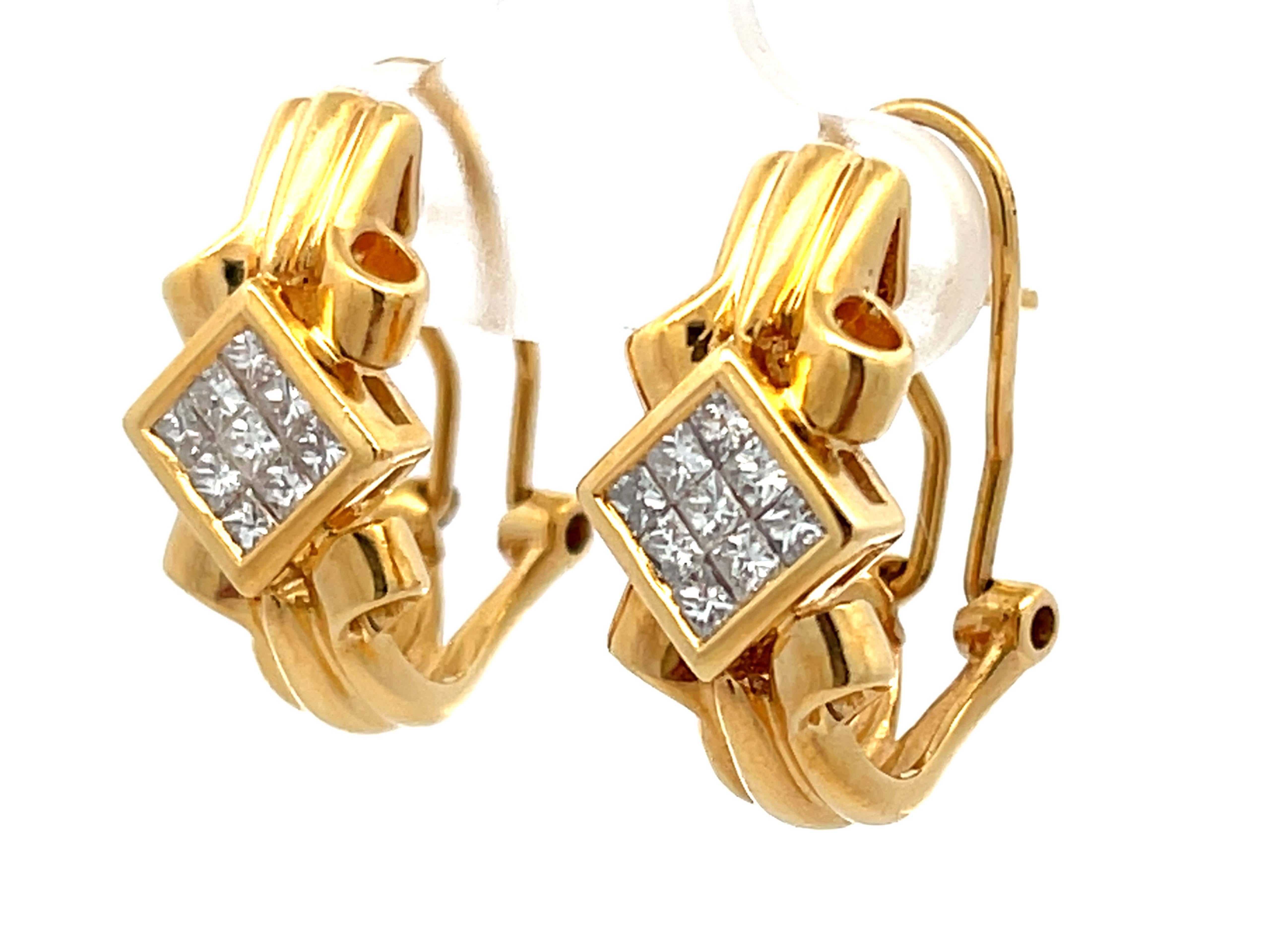 Princess Cut Diamond Huggie Earrings in 18k Yellow Gold In Excellent Condition For Sale In Honolulu, HI