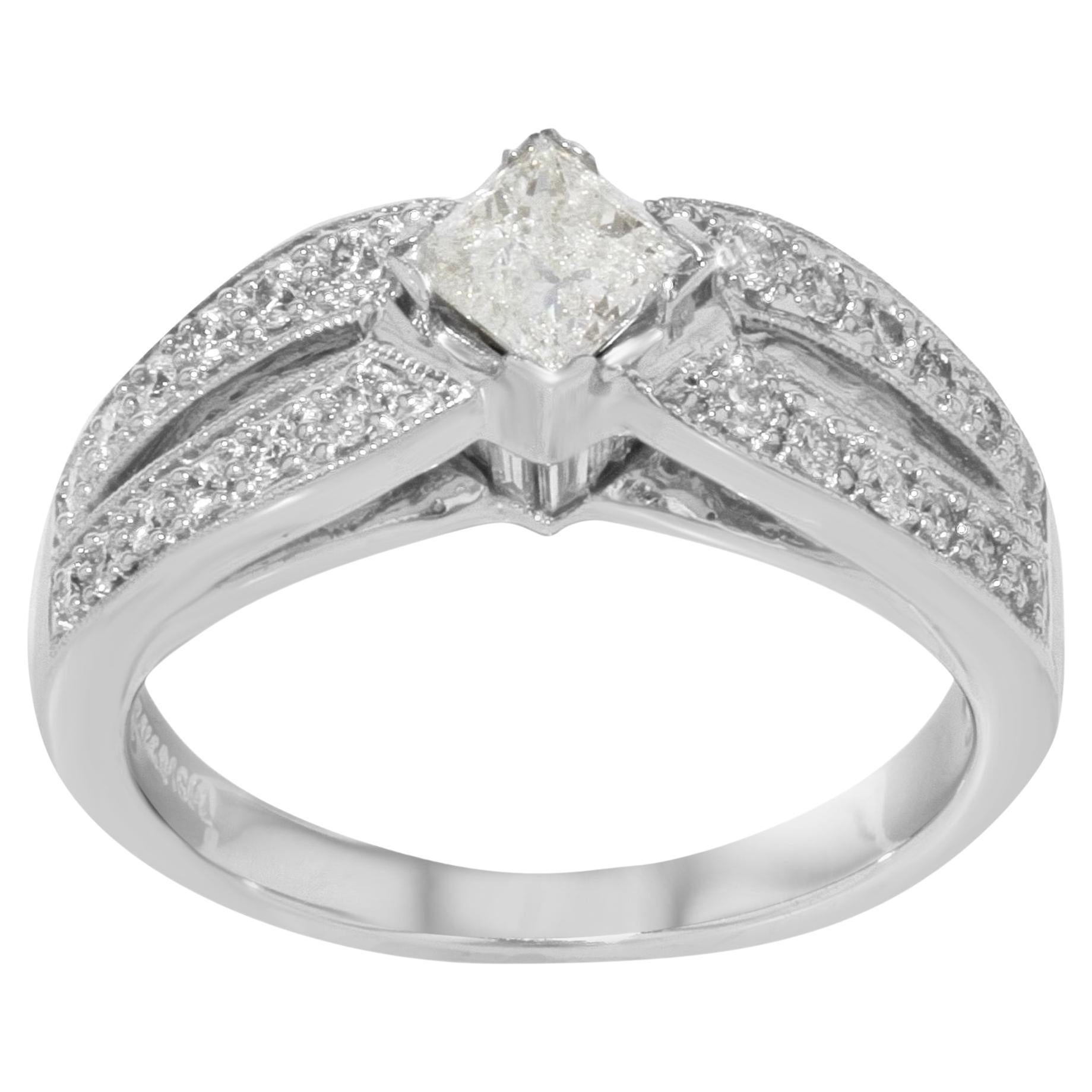Bague de fiançailles pour femme en or blanc 14 carats avec diamant taille princesse (1,25 ct. pt.)