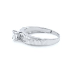 Anello di fidanzamento da donna con diamante taglio principessa in oro bianco 18K 0,70Cttw