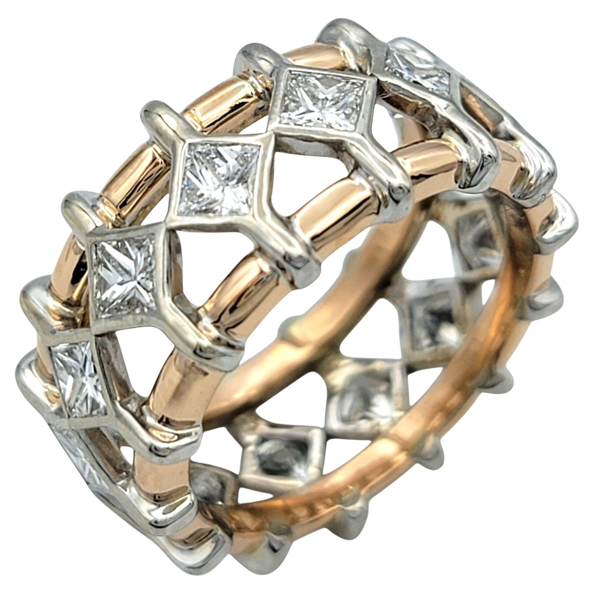Anillo de diamantes talla princesa A Space negativo en oro blanco y rosa de 18 quilates