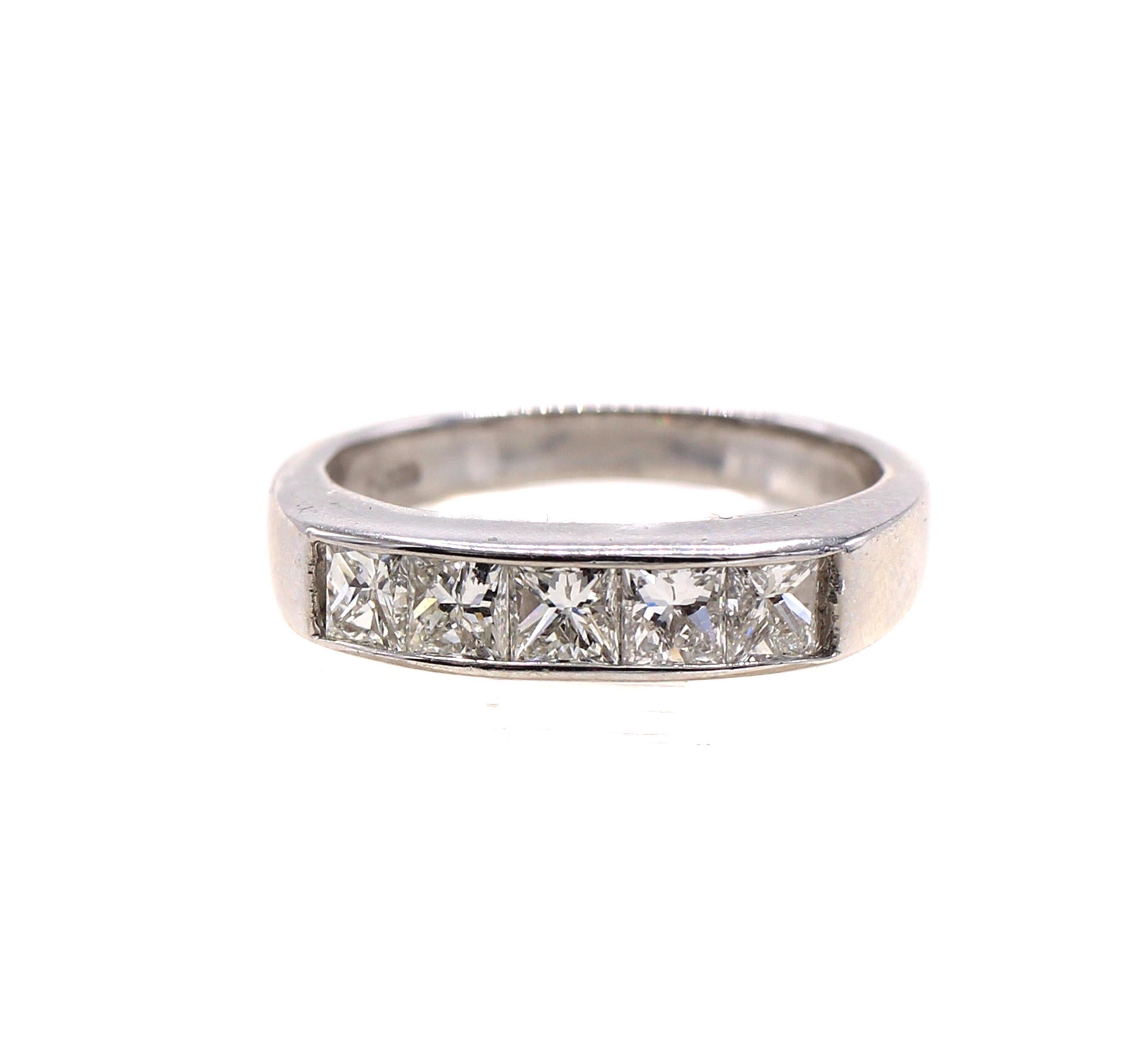 Princess Cut Diamond Platinum Ring In New Condition For Sale In New York, NY