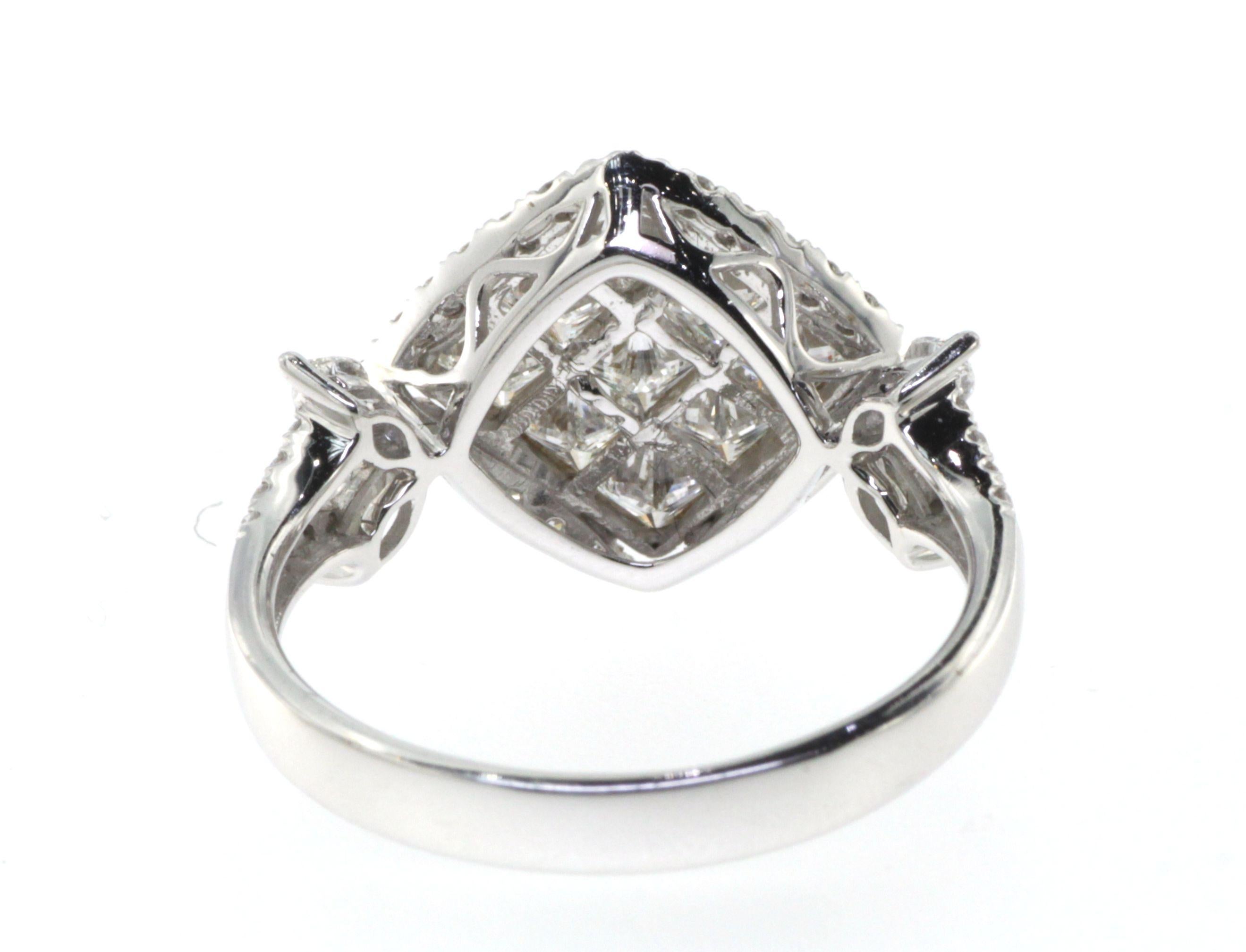 1.48Ct Princess Cut Diamond Ring in 18 Karat White Gold In New Condition For Sale In Hong Kong, HK