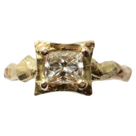 Princess Cut Diamond Ring in 18 Karat Yellow Gold For Sale