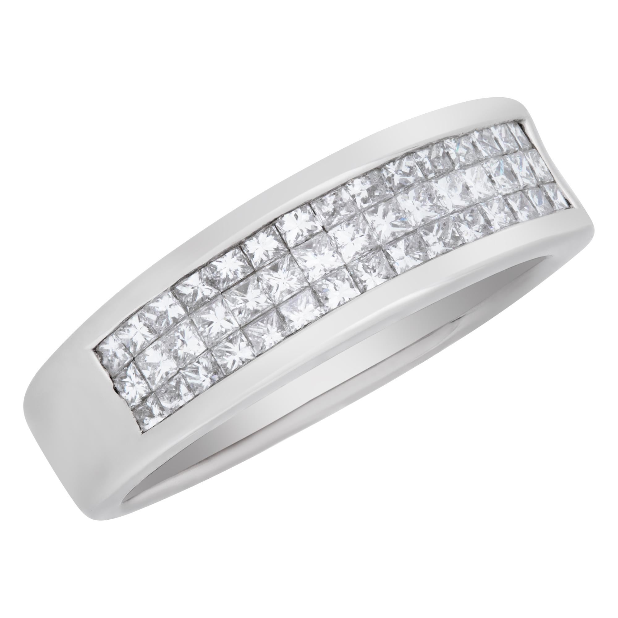 Bague en or blanc 18 carats sertie d'un diamant taille princesse de 0,75 carat Excellent état - En vente à Surfside, FL