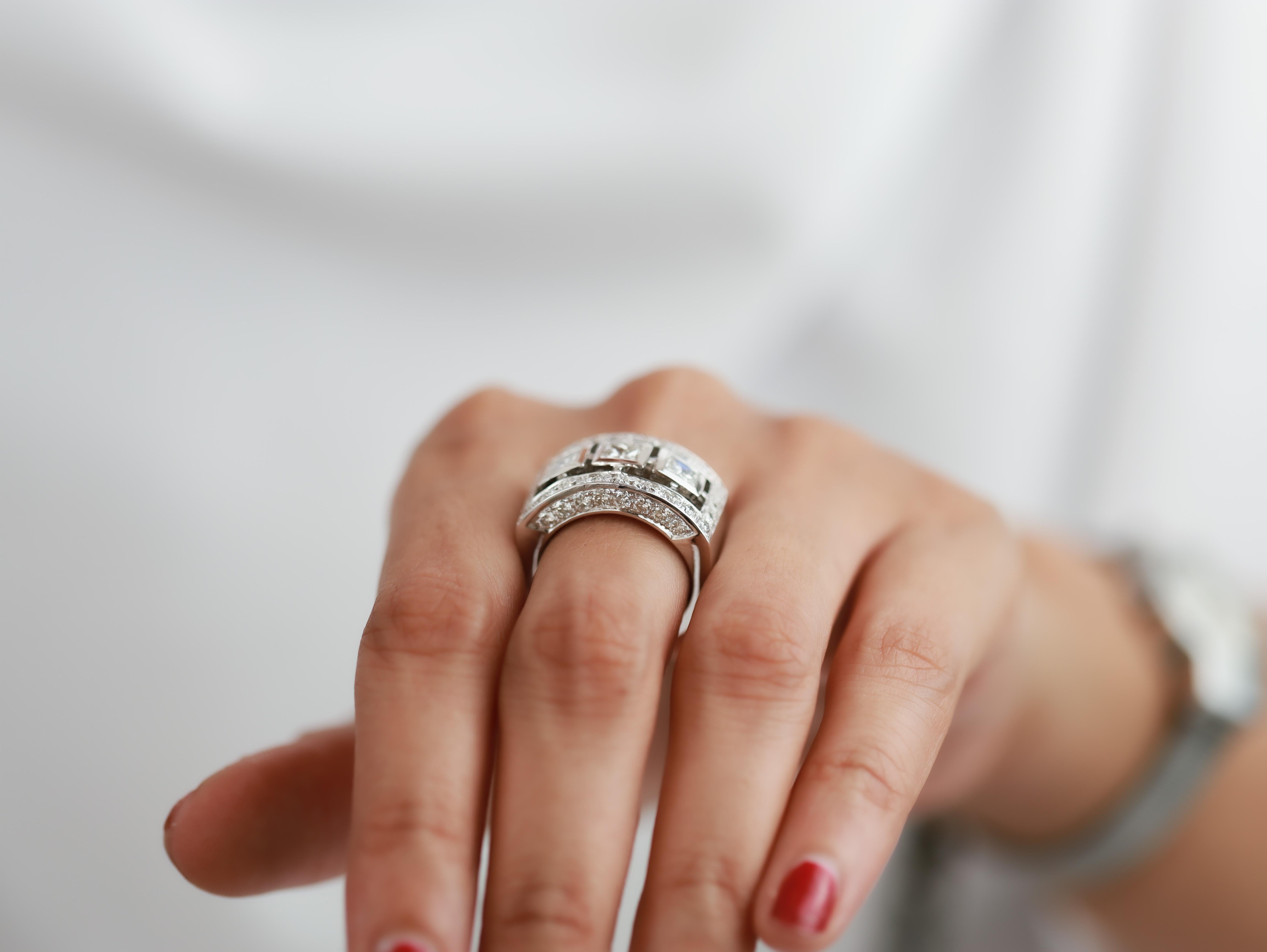 Women's or Men's Art Deco Princess-Cut & Round Diamond Statement Cocktail Ring in 18K White Gold For Sale
