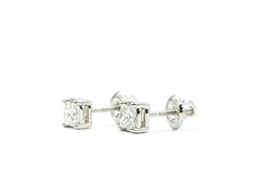 Orecchini a bottone con diamanti taglio princess in oro bianco 14k