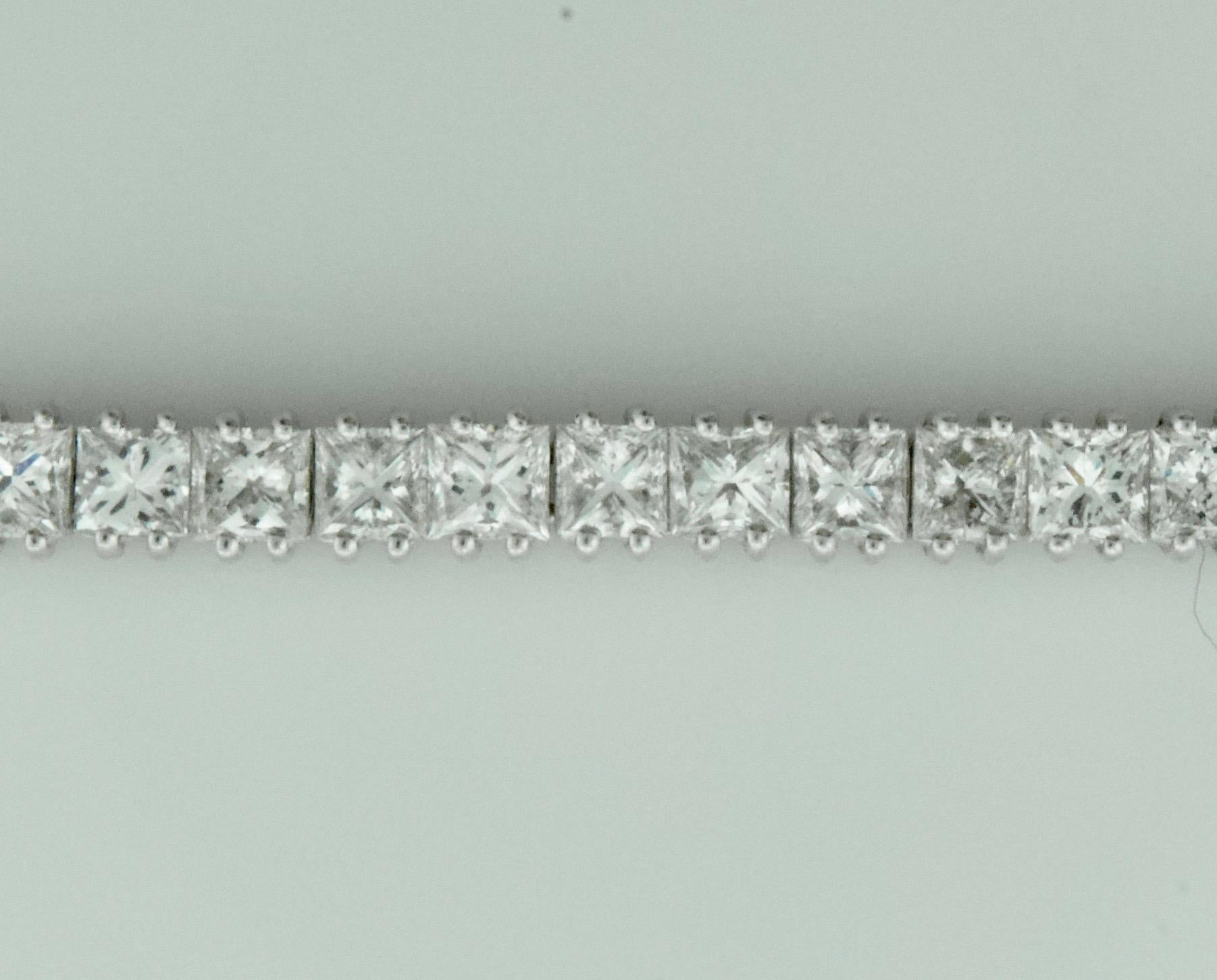 Diamant-Tennisarmband im Prinzessinnenschliff in 18 Karat 9,40 Karat (Moderne) im Angebot