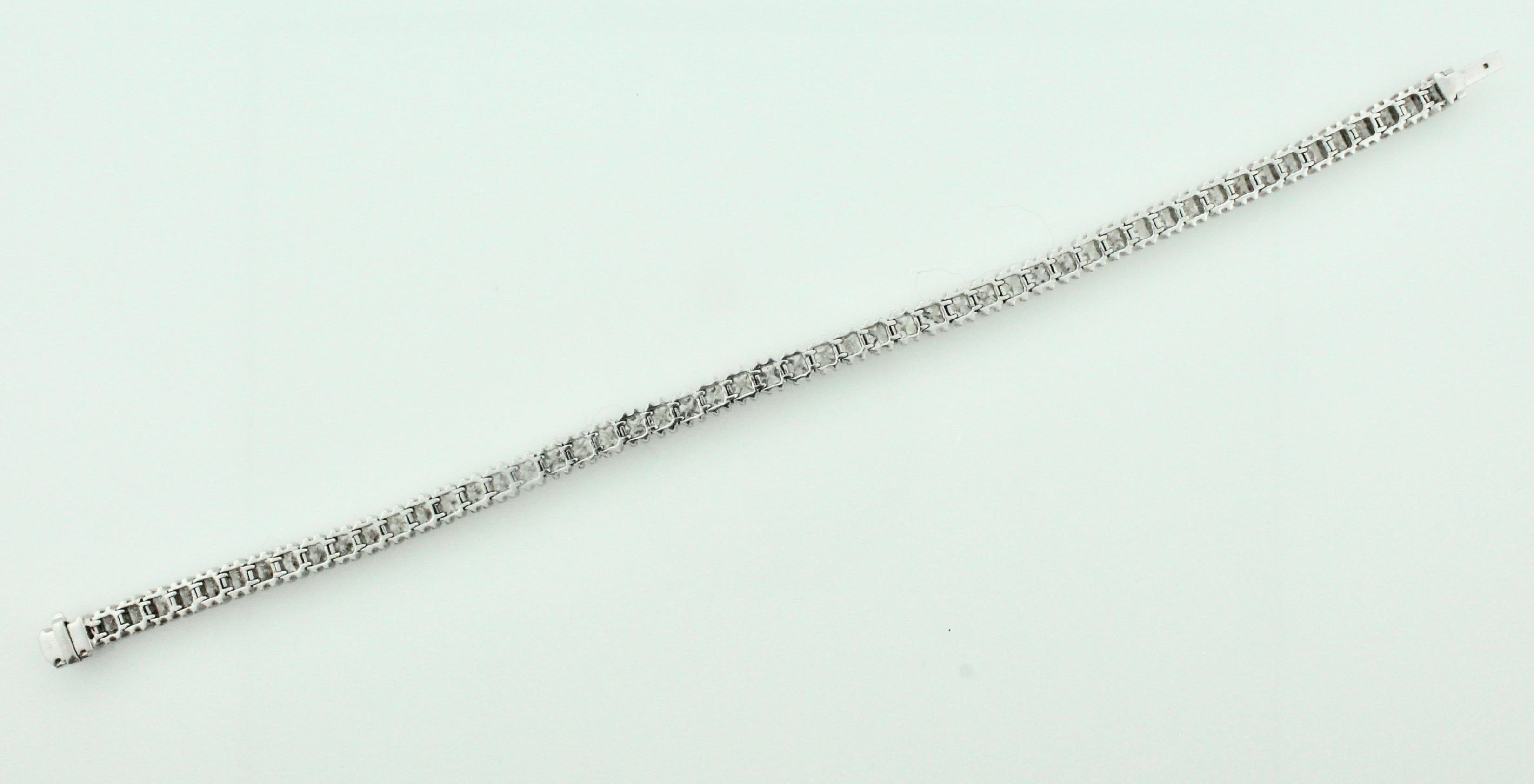 Diamant-Tennisarmband im Prinzessinnenschliff in 18 Karat 9,40 Karat im Zustand „Hervorragend“ im Angebot in Wailea, HI