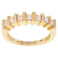 Alliance pour femme en or jaune 14 carats avec diamant taille princesse de 0,45 carat poids total