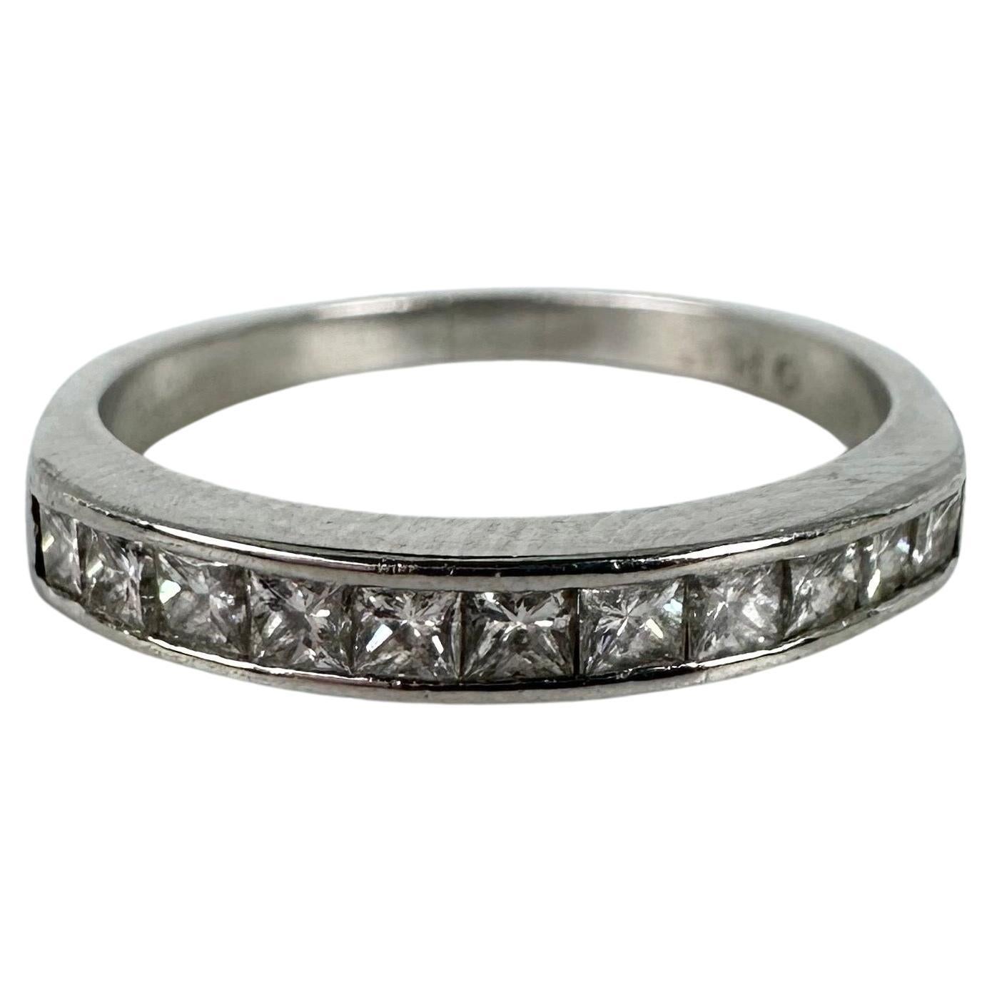 Alianza de diamantes talla princesa platino anillo de diamantes sencillo