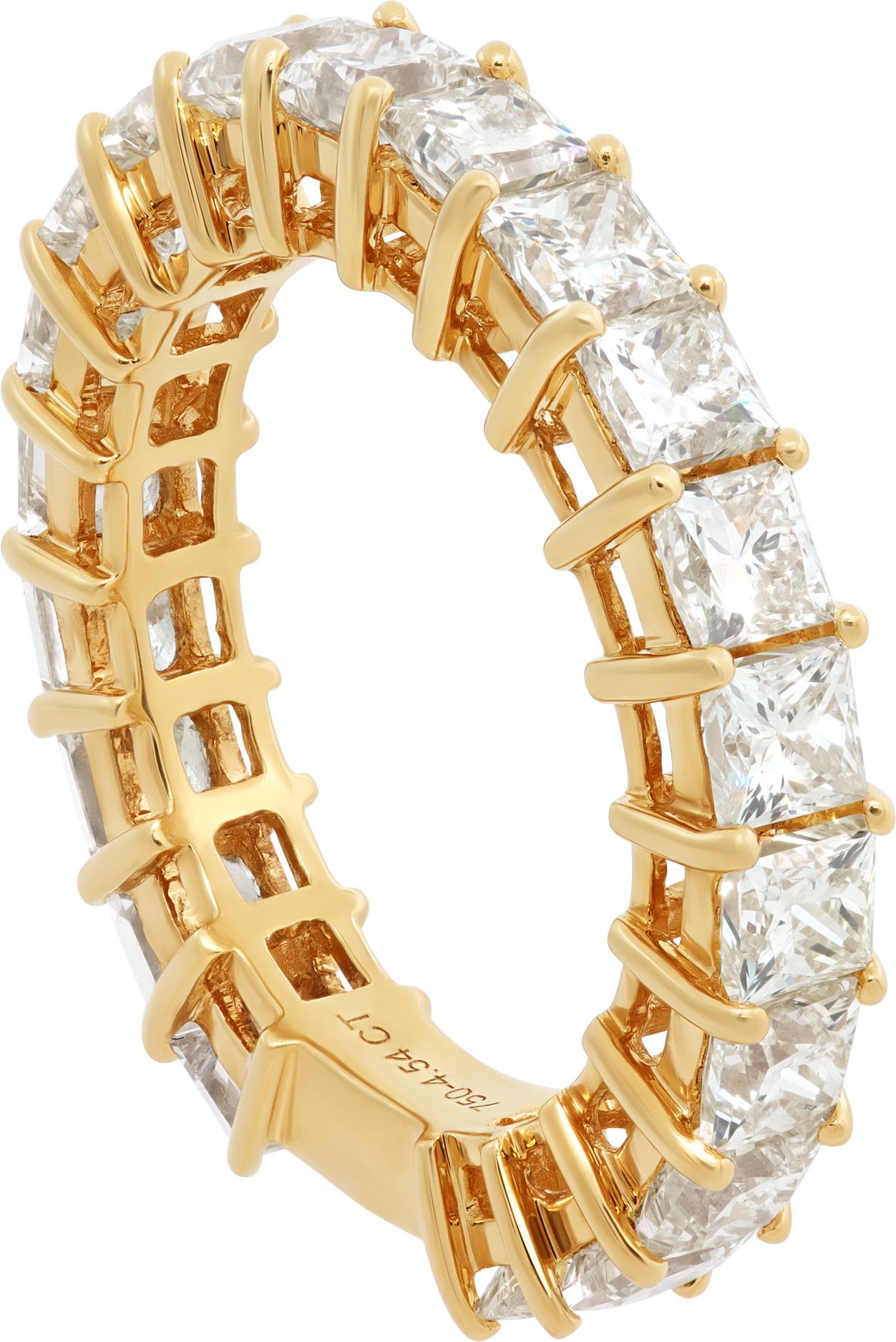 Princess cut Diamond Eternity (3/4) band in 18K yellow gold. Princess cut diamonds total approx, weight: 4.54 carats, estimate: I-J color, VS clarity. Size 7

This Diamond ring is currently size 7 and some items can be sized up or down, please ask!