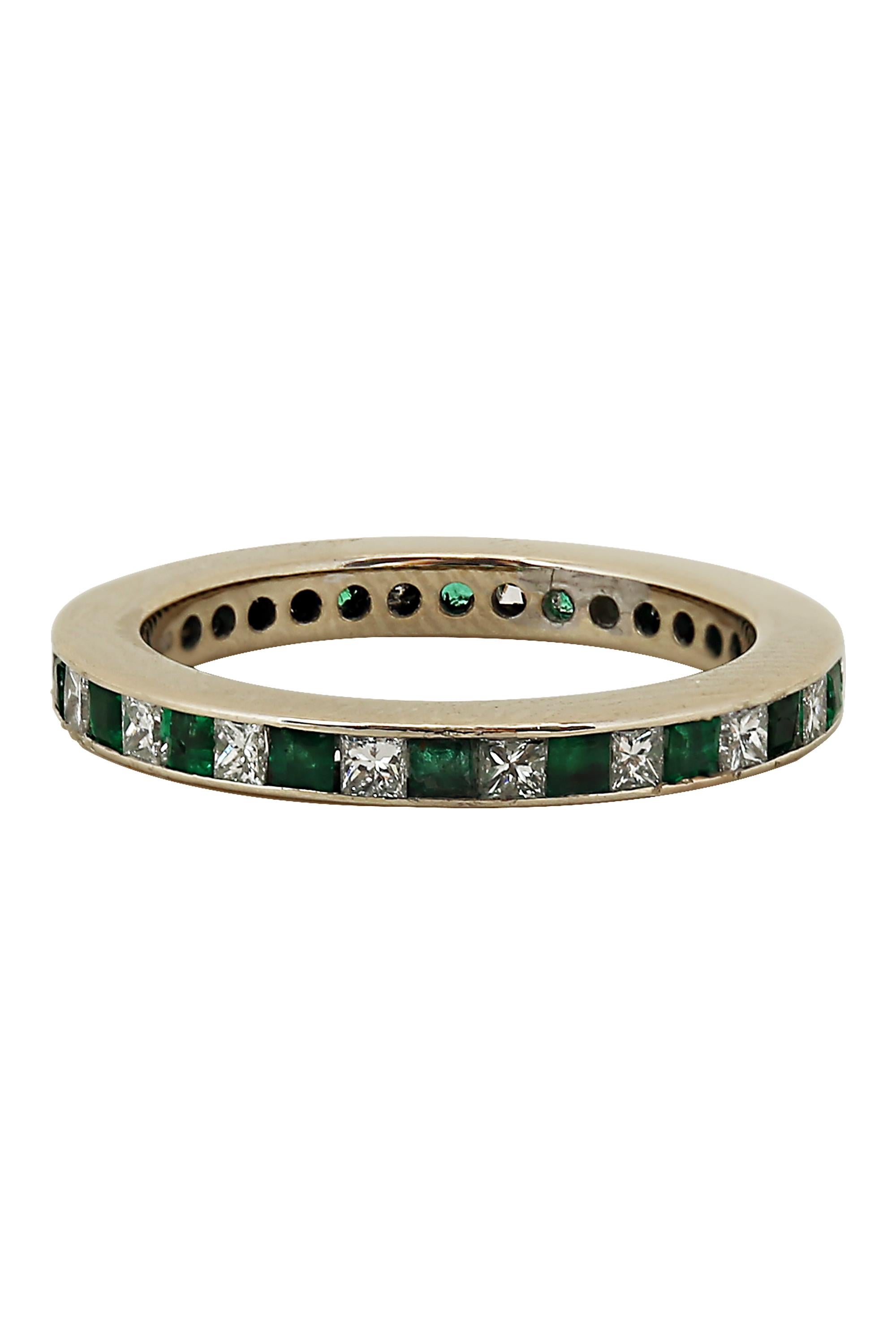 princess cut emerald ring