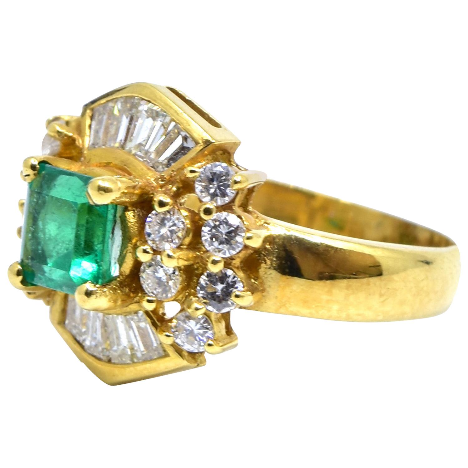 Princess Cut Emerald and Diamond Ring in 18 Karat Yellow Gold