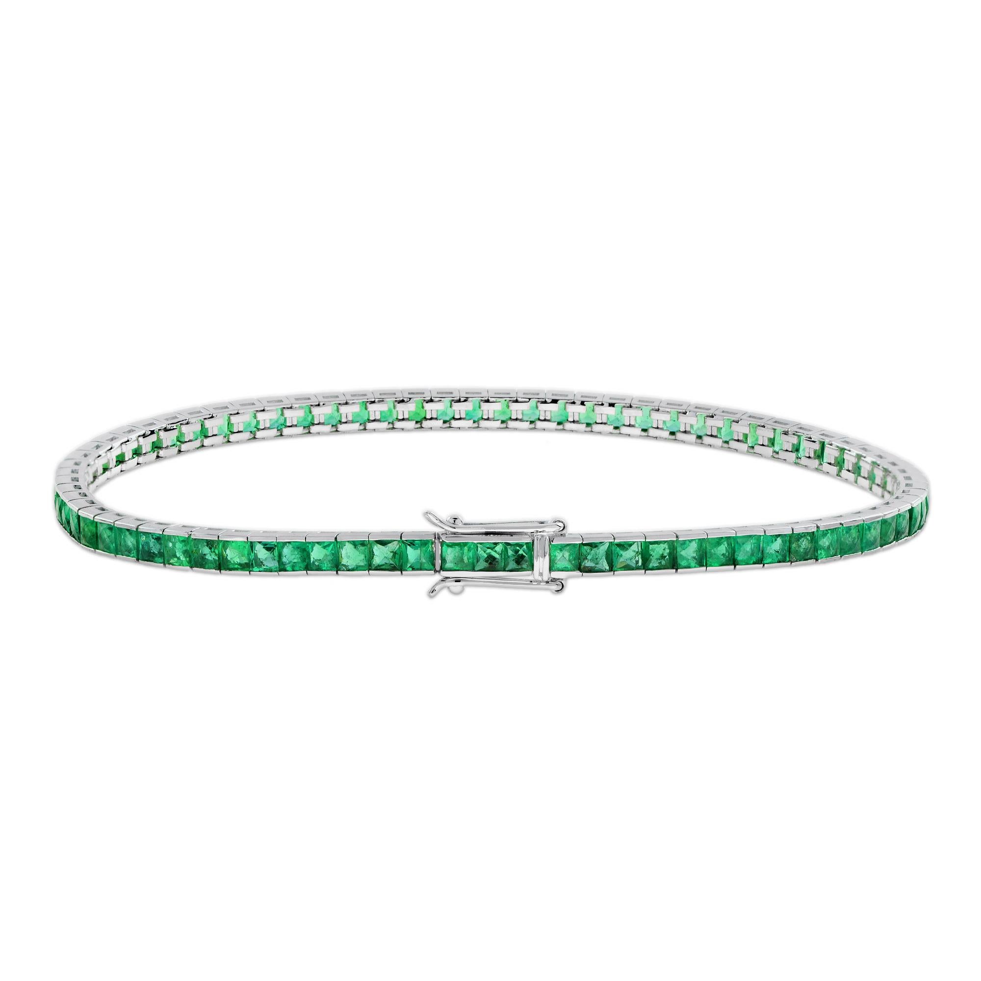 Princess Cut Emerald Classic Tennis Bracelet in 18k White Gold For Sale 1